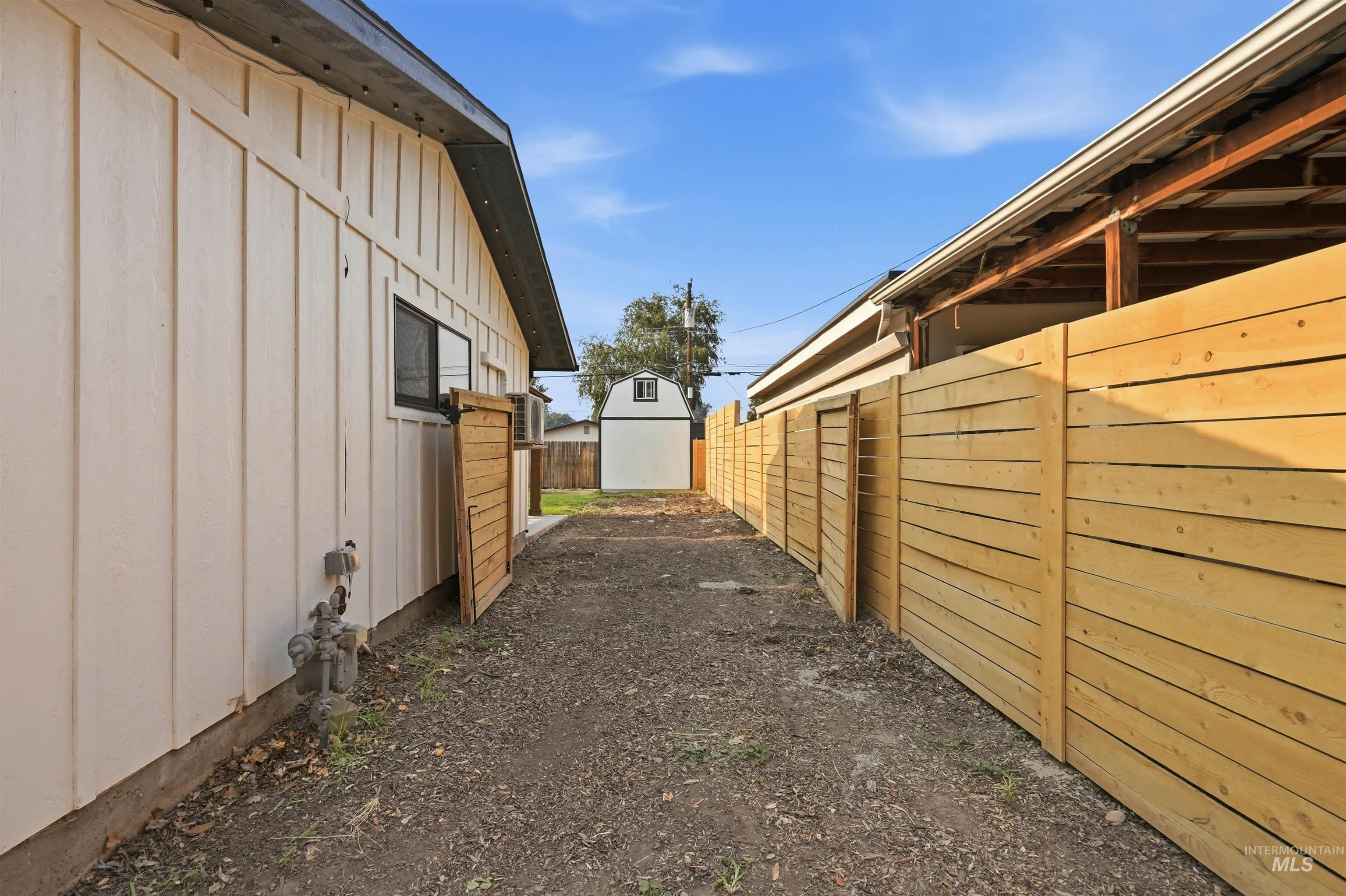 1817 Willow St, Caldwell, Idaho 83605, 3 Bedrooms, 2 Bathrooms, Residential For Sale, Price $389,900, 98995514