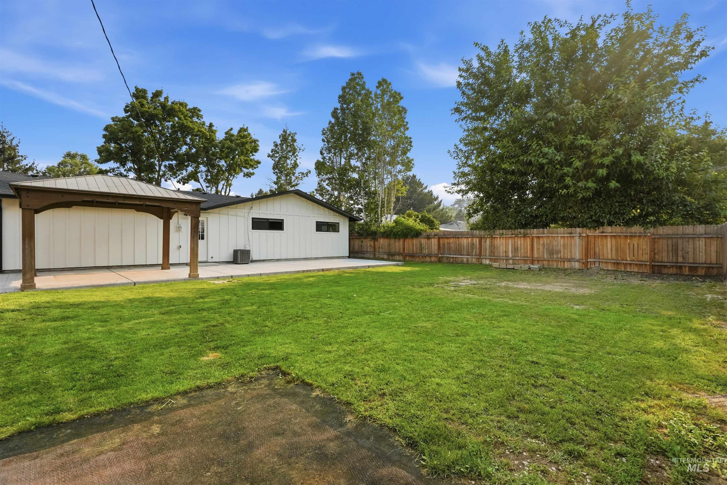 1817 Willow St, Caldwell, Idaho 83605, 3 Bedrooms, 2 Bathrooms, Residential For Sale, Price $389,900, 98995514