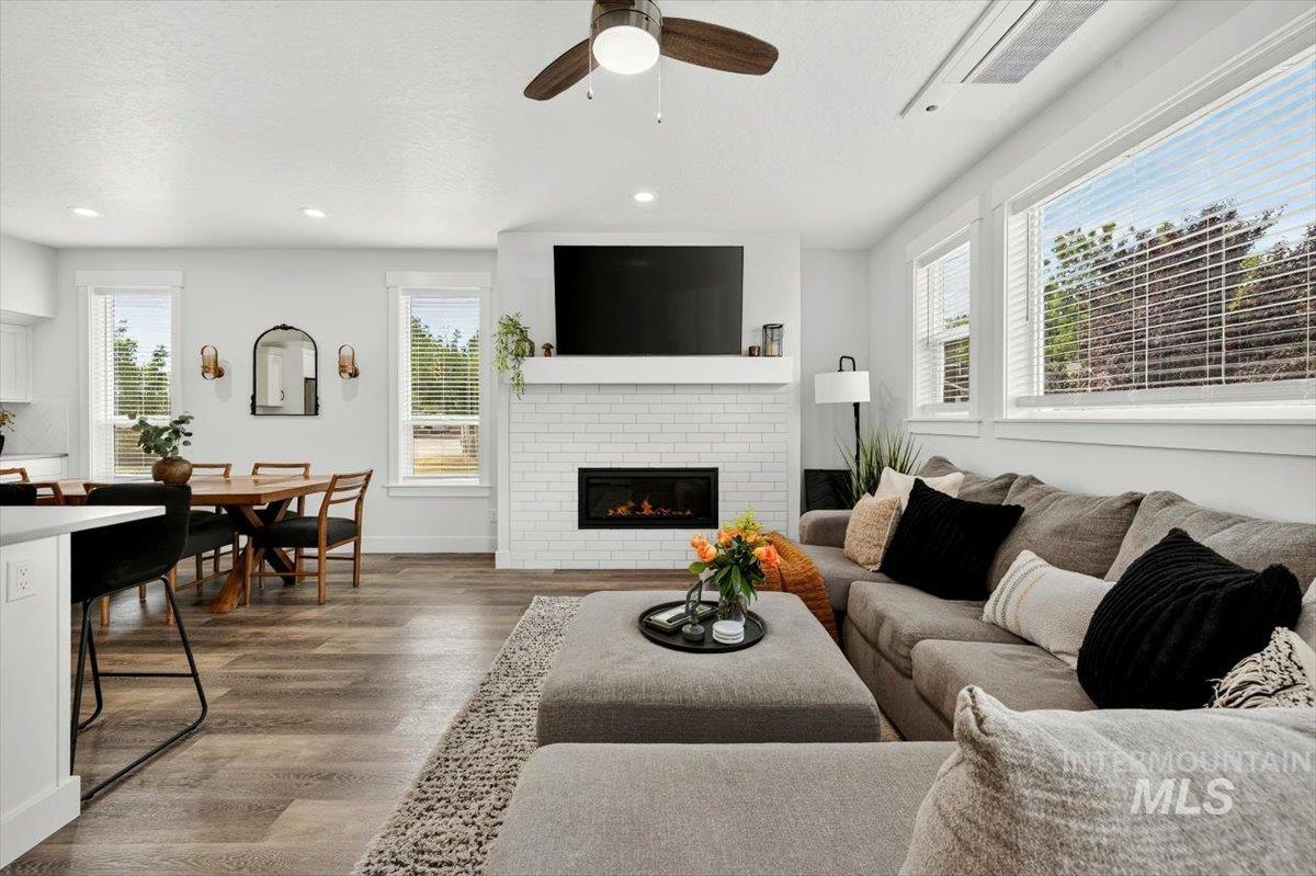 1428 E Star Dr, Meridian, Idaho 83646, 3 Bedrooms, 2.5 Bathrooms, Residential For Sale, Price $499,990, 98995516