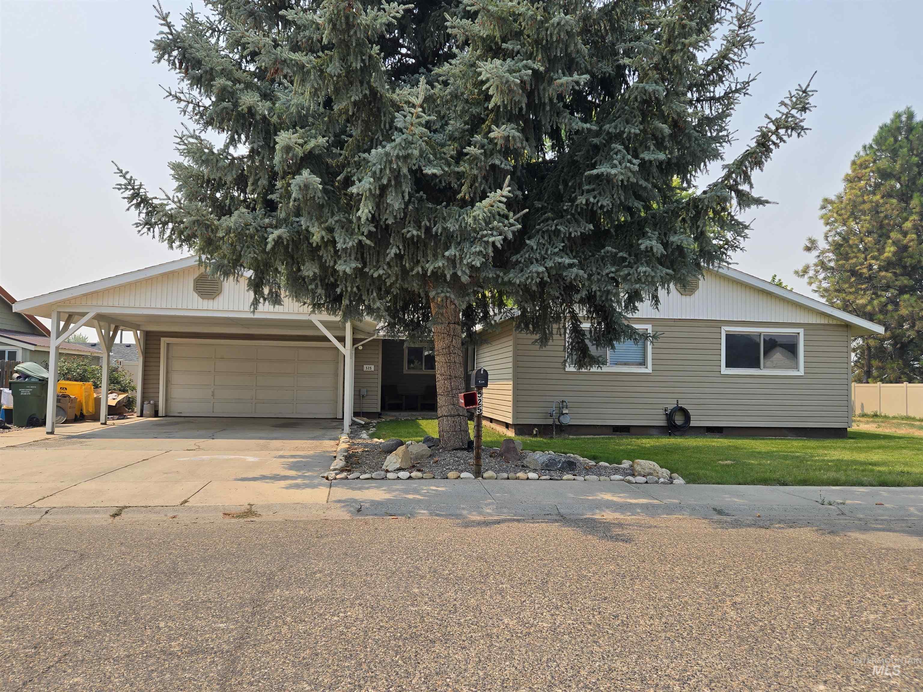 525 Reiter Dr, Ontario, Oregon 97914, 3 Bedrooms, 2 Bathrooms, Residential For Sale, Price $325,000, 98995517
