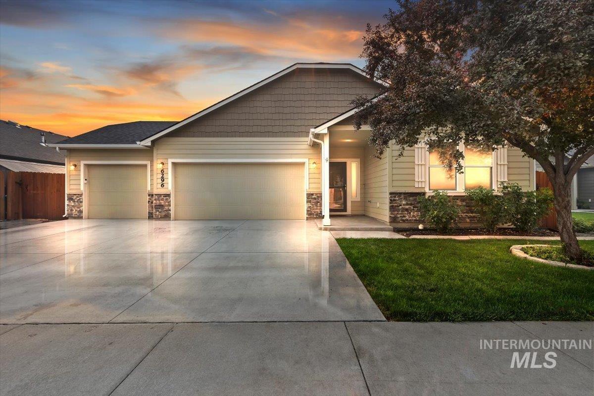 6296 S Ironwood Ave, Boise, Idaho 83709, 3 Bedrooms, 2 Bathrooms, Residential For Sale, Price $565,000, 98995534