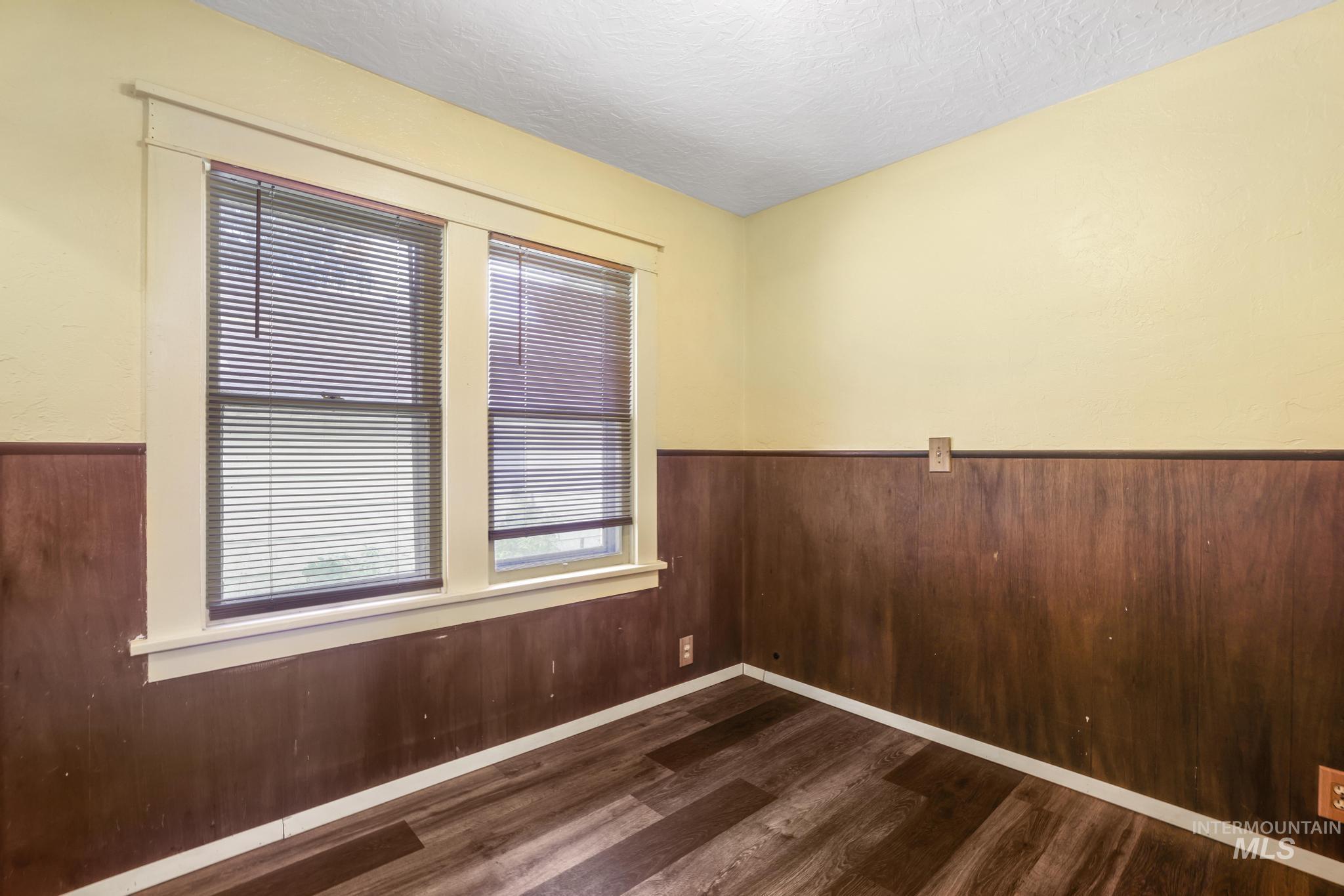 325 East Ave D, Jerome, Idaho 83338, 2 Bedrooms, 1 Bathroom, Residential For Sale, Price $269,000, 98995538