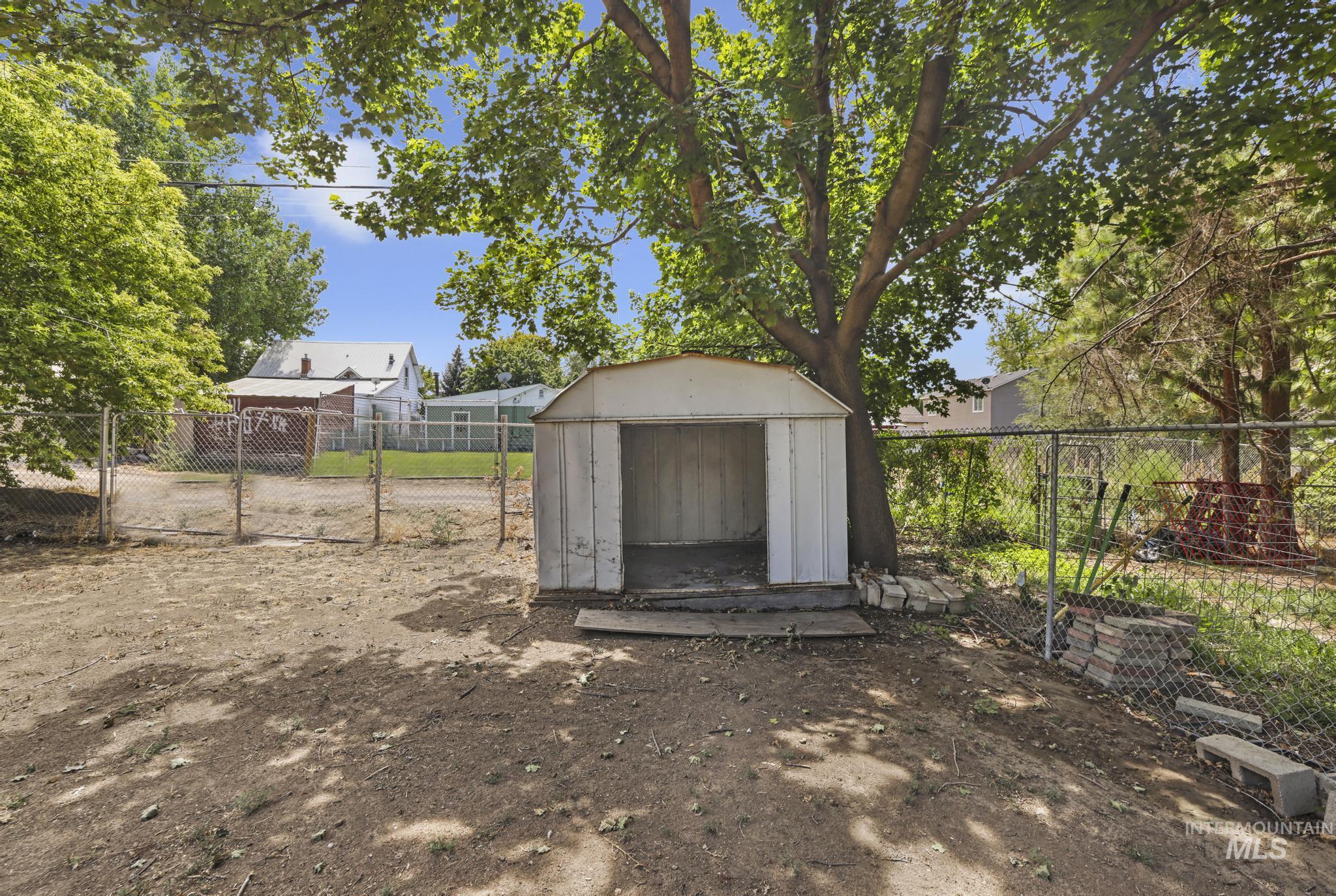 325 East Ave D, Jerome, Idaho 83338, 2 Bedrooms, 1 Bathroom, Residential For Sale, Price $269,000, 98995538