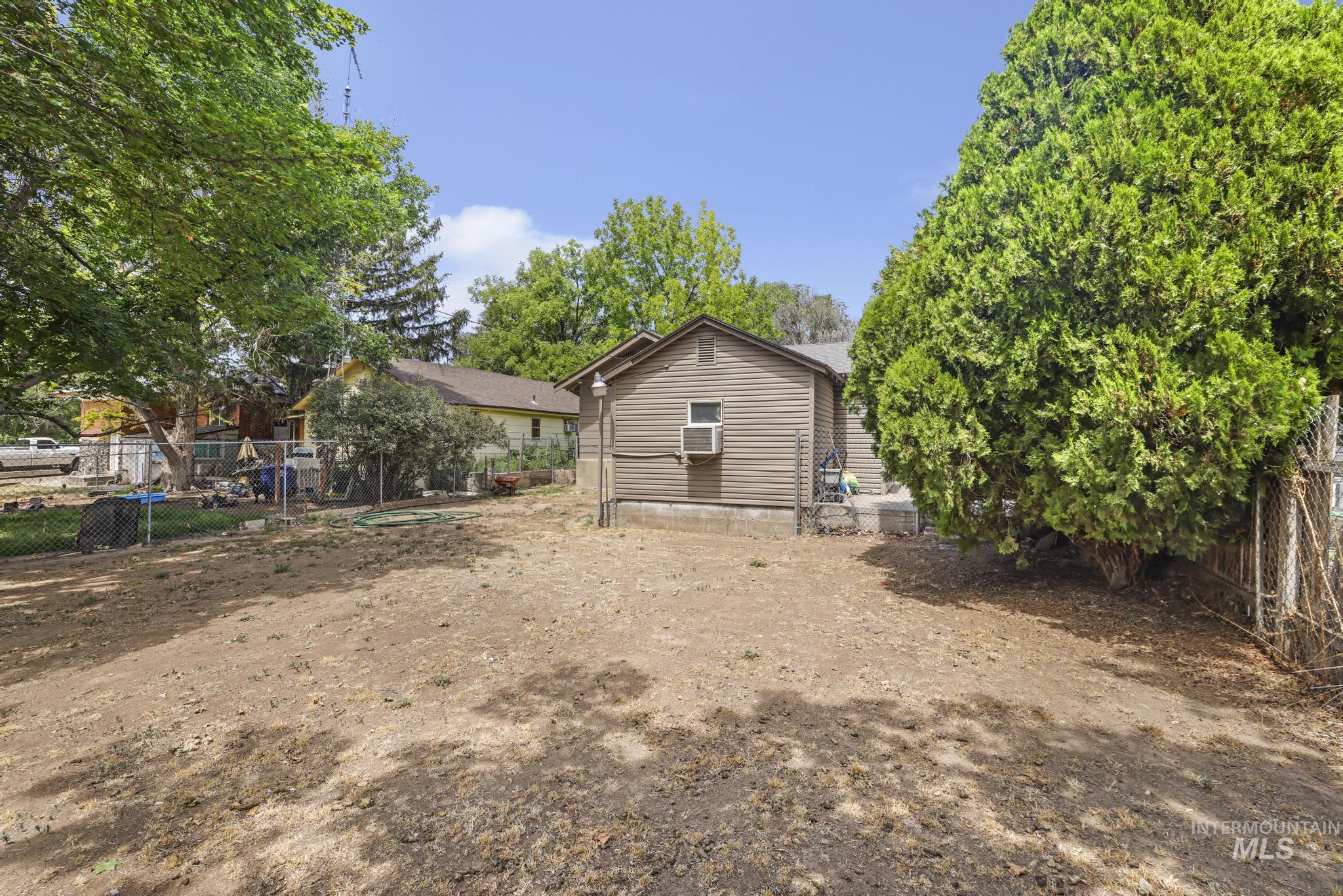 325 East Ave D, Jerome, Idaho 83338, 2 Bedrooms, 1 Bathroom, Residential For Sale, Price $269,000, 98995538