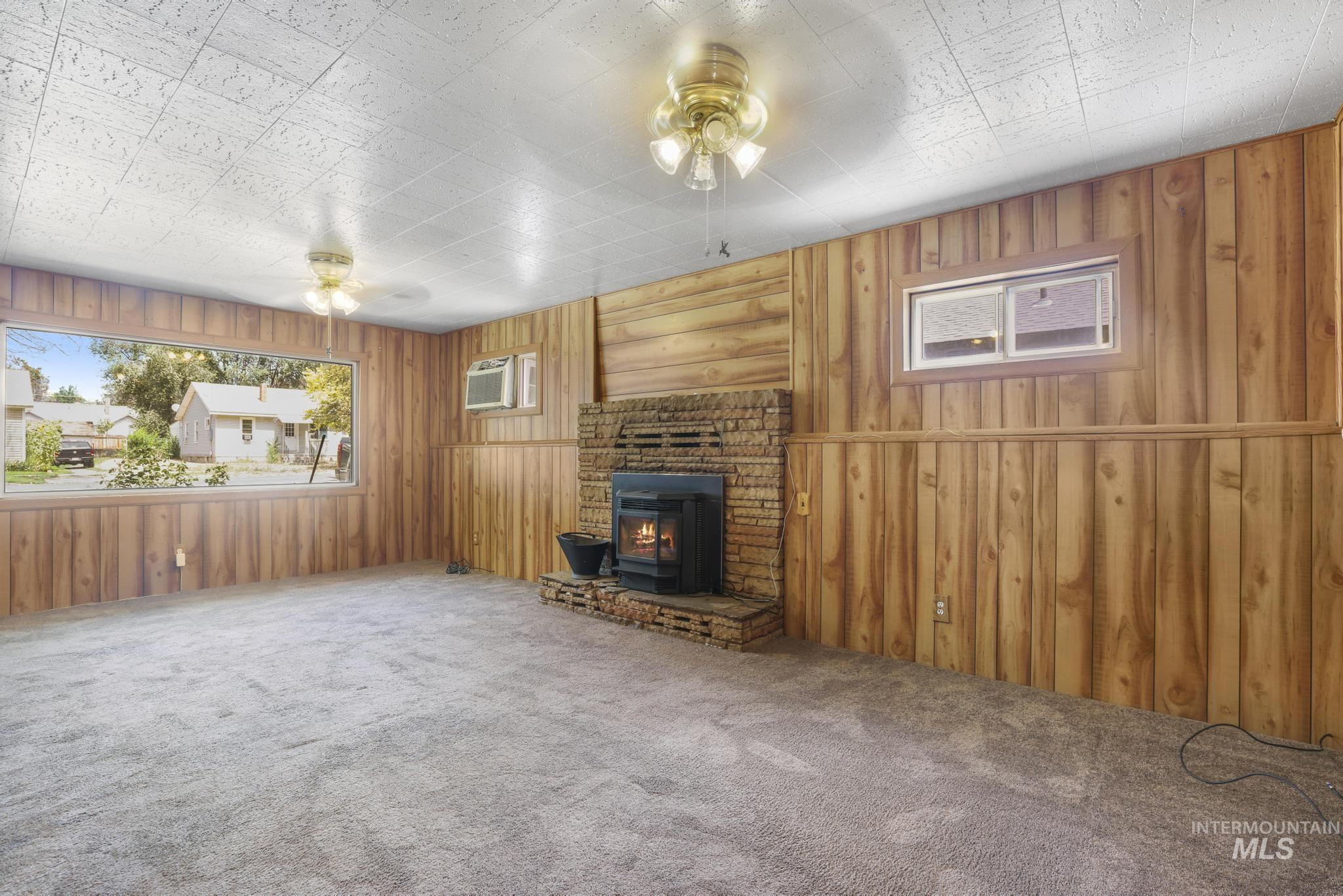 325 East Ave D, Jerome, Idaho 83338, 2 Bedrooms, 1 Bathroom, Residential For Sale, Price $269,000, 98995538