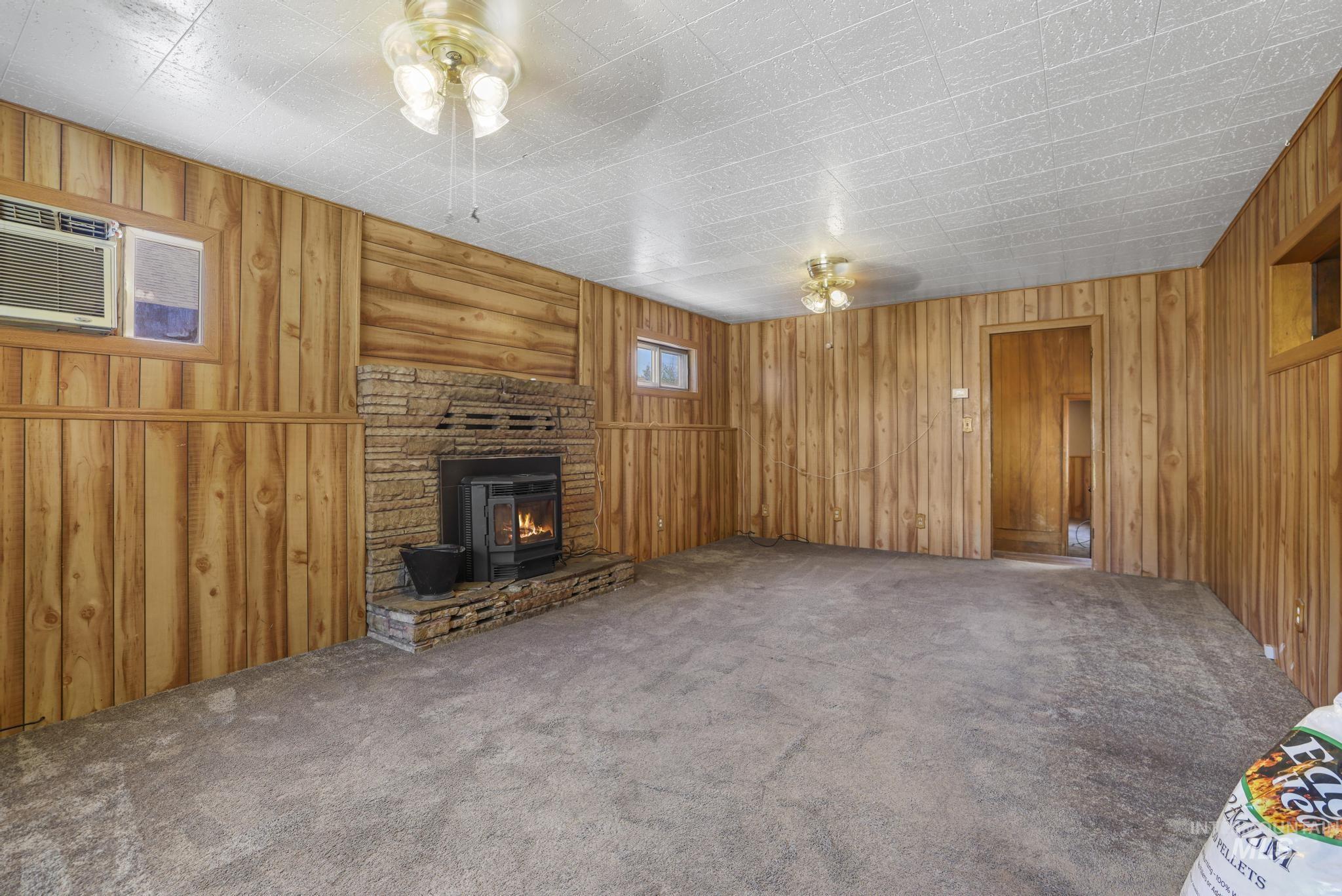 325 East Ave D, Jerome, Idaho 83338, 2 Bedrooms, 1 Bathroom, Residential For Sale, Price $269,000, 98995538