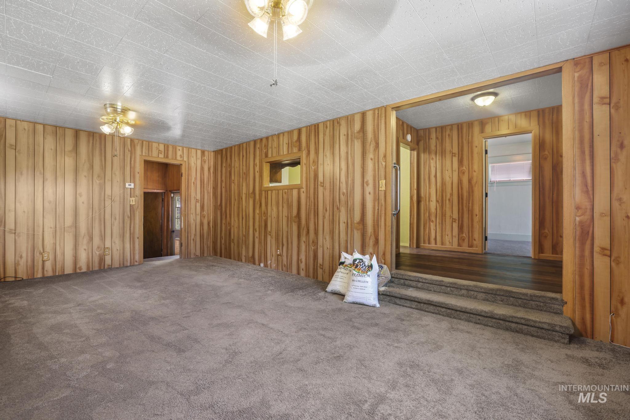 325 East Ave D, Jerome, Idaho 83338, 2 Bedrooms, 1 Bathroom, Residential For Sale, Price $269,000, 98995538