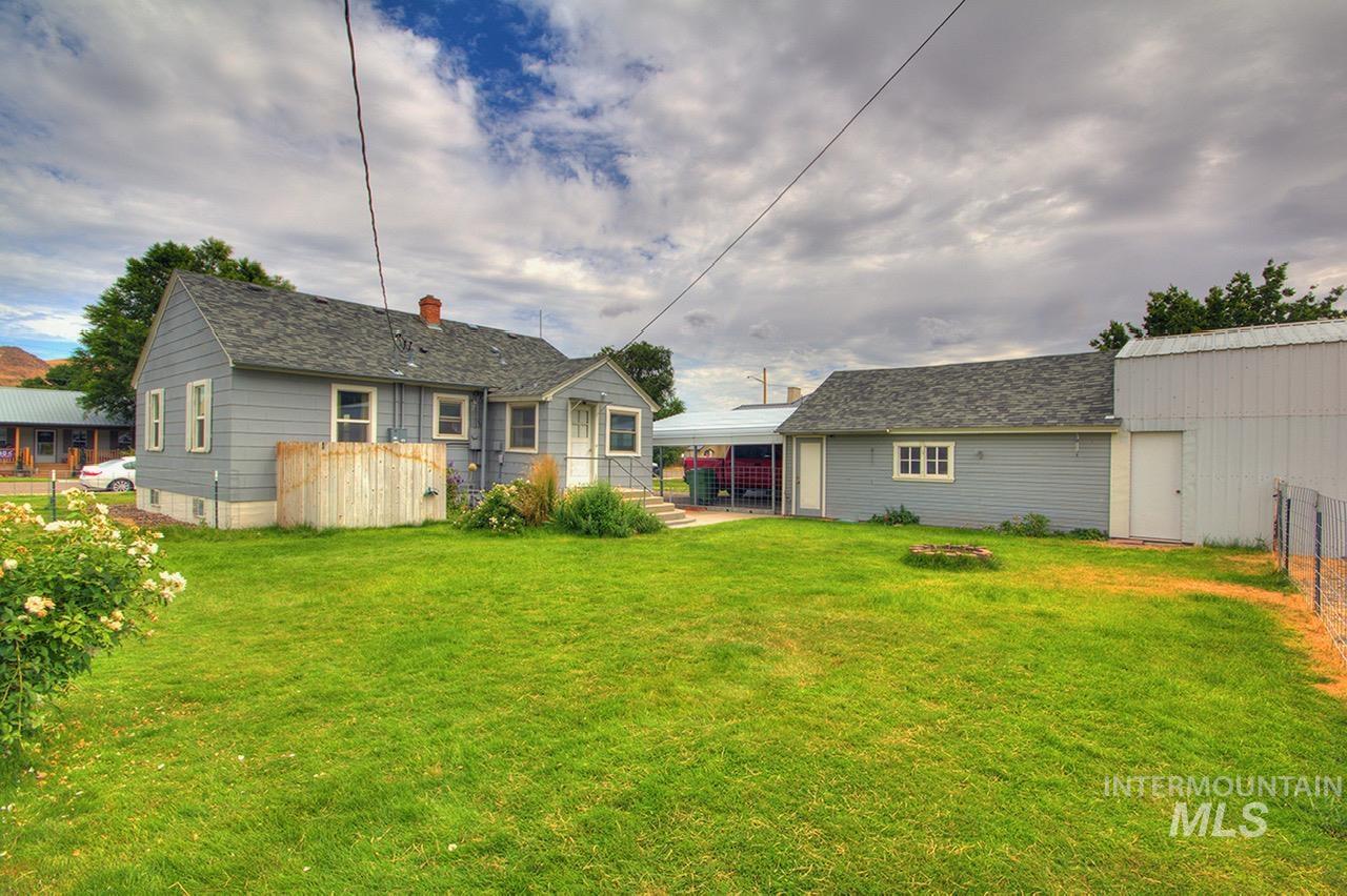 351 W Main Street South, Vale, Oregon 97918, 4 Bedrooms, 2 Bathrooms, Residential For Sale, Price $294,500, 98995544