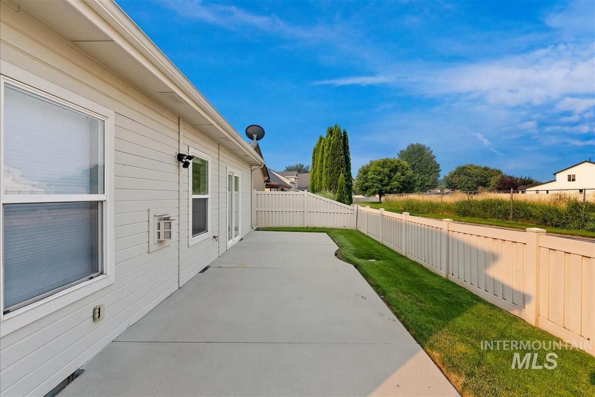 296 E Baldwin Street, Meridian, Idaho 83646, 4 Bedrooms, 2.5 Bathrooms, Residential For Sale, Price $525,000,MLS 98995545