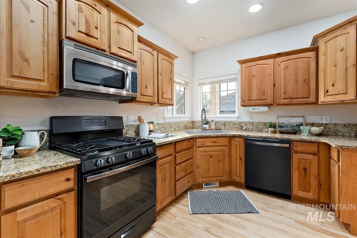 296 E Baldwin Street, Meridian, Idaho 83646, 4 Bedrooms, 2.5 Bathrooms, Residential For Sale, Price $525,000,MLS 98995545