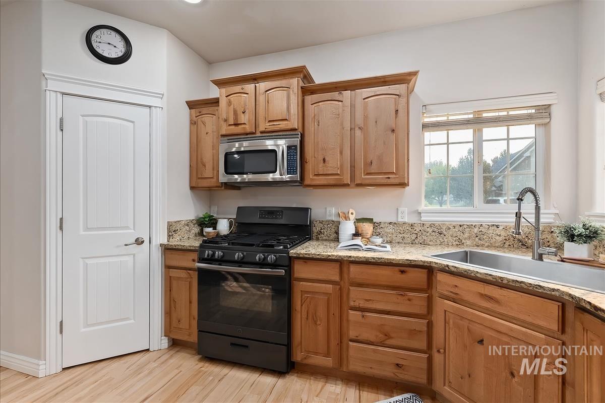 296 E Baldwin Street, Meridian, Idaho 83646, 4 Bedrooms, 2.5 Bathrooms, Residential For Sale, Price $534,900,MLS 98995545