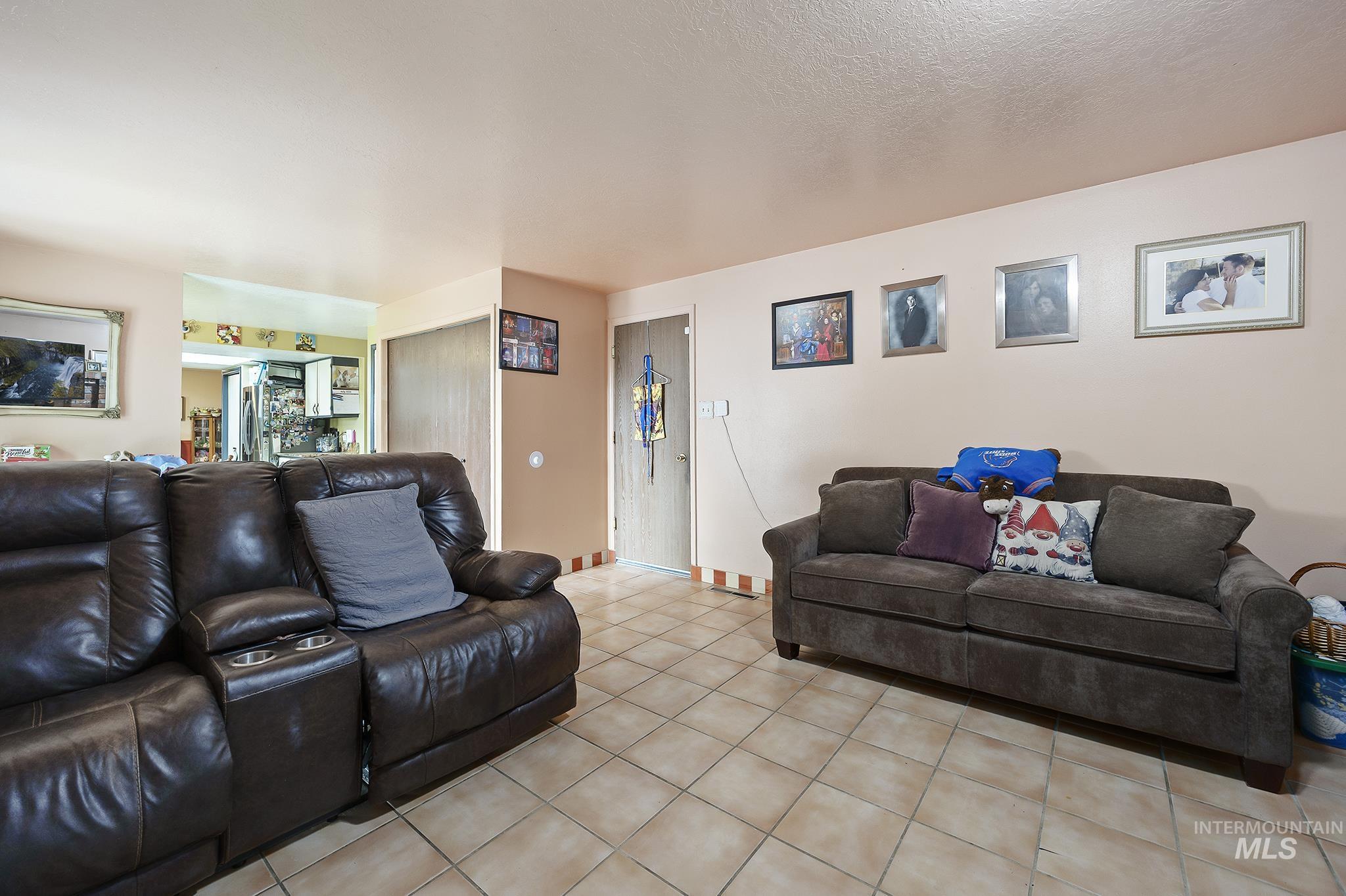 2345 Longbow Dr, Twin Falls, Idaho 83301, 3 Bedrooms, 2.5 Bathrooms, Residential For Sale, Price $360,000, 98995555