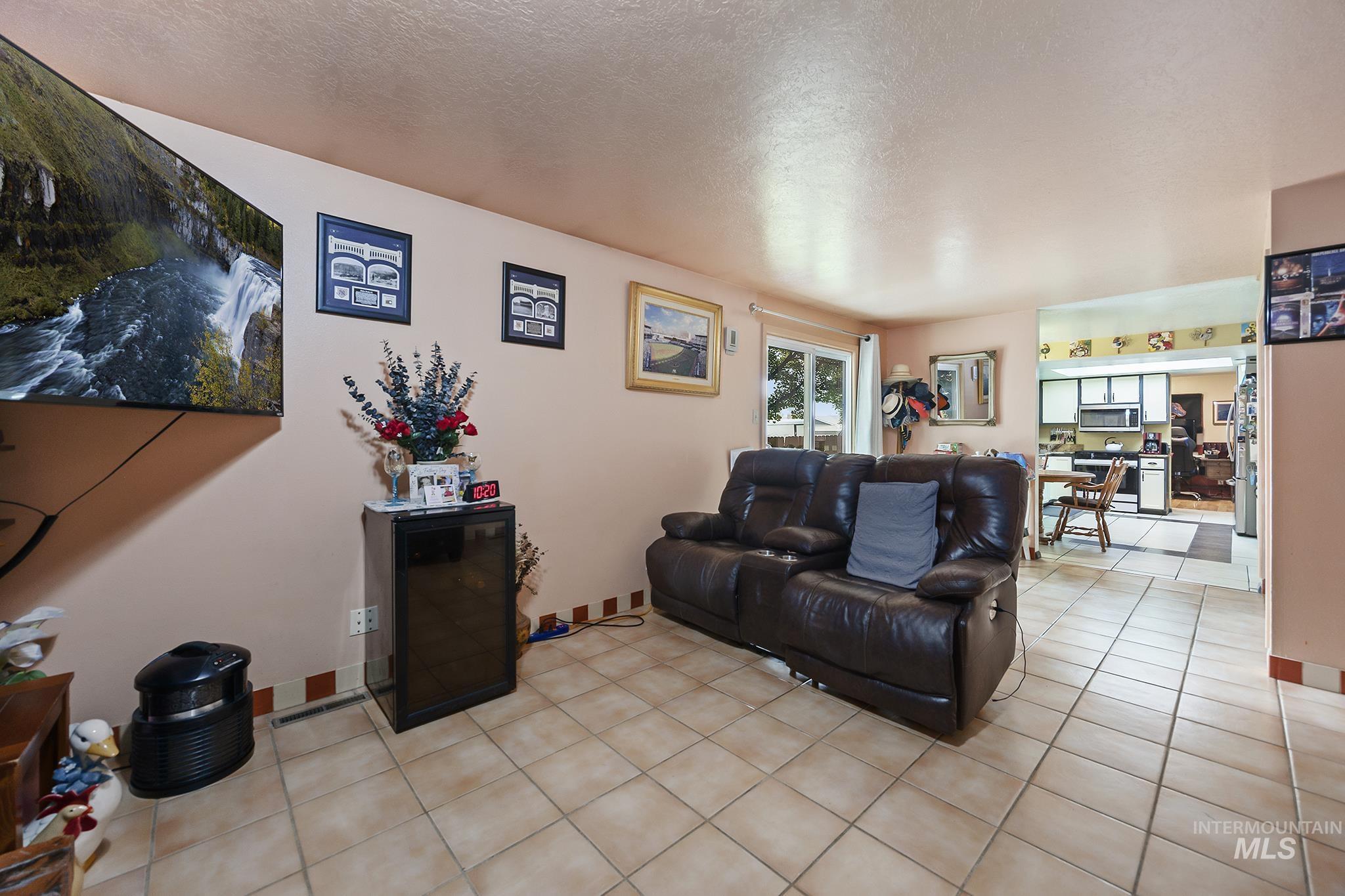 2345 Longbow Dr, Twin Falls, Idaho 83301, 3 Bedrooms, 2.5 Bathrooms, Residential For Sale, Price $360,000, 98995555