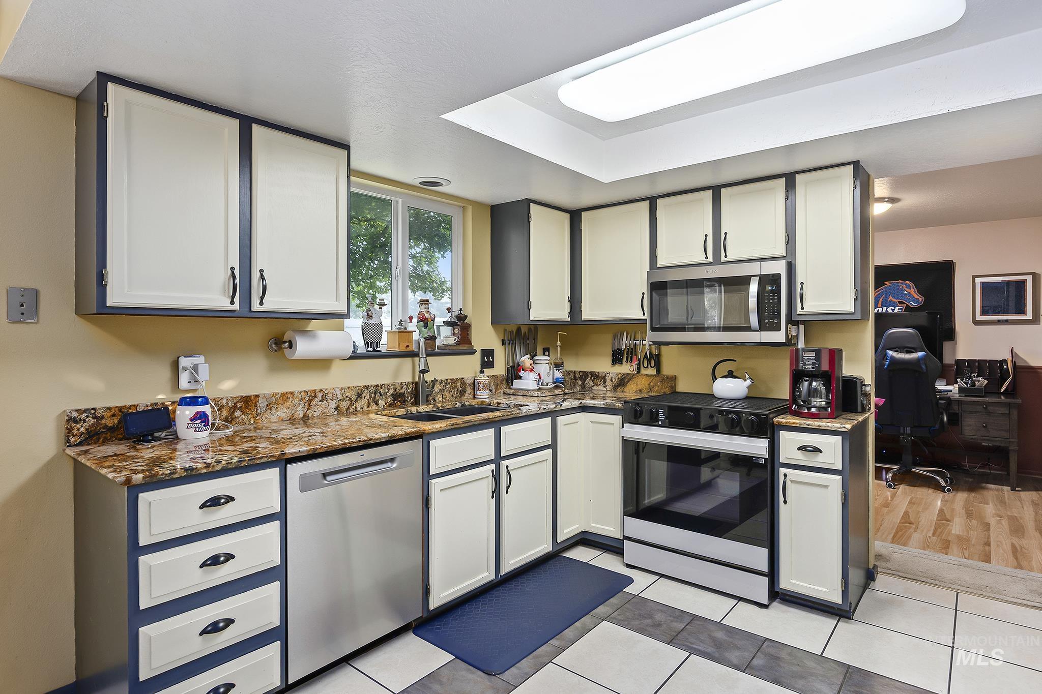 2345 Longbow Dr, Twin Falls, Idaho 83301, 3 Bedrooms, 2.5 Bathrooms, Residential For Sale, Price $360,000, 98995555
