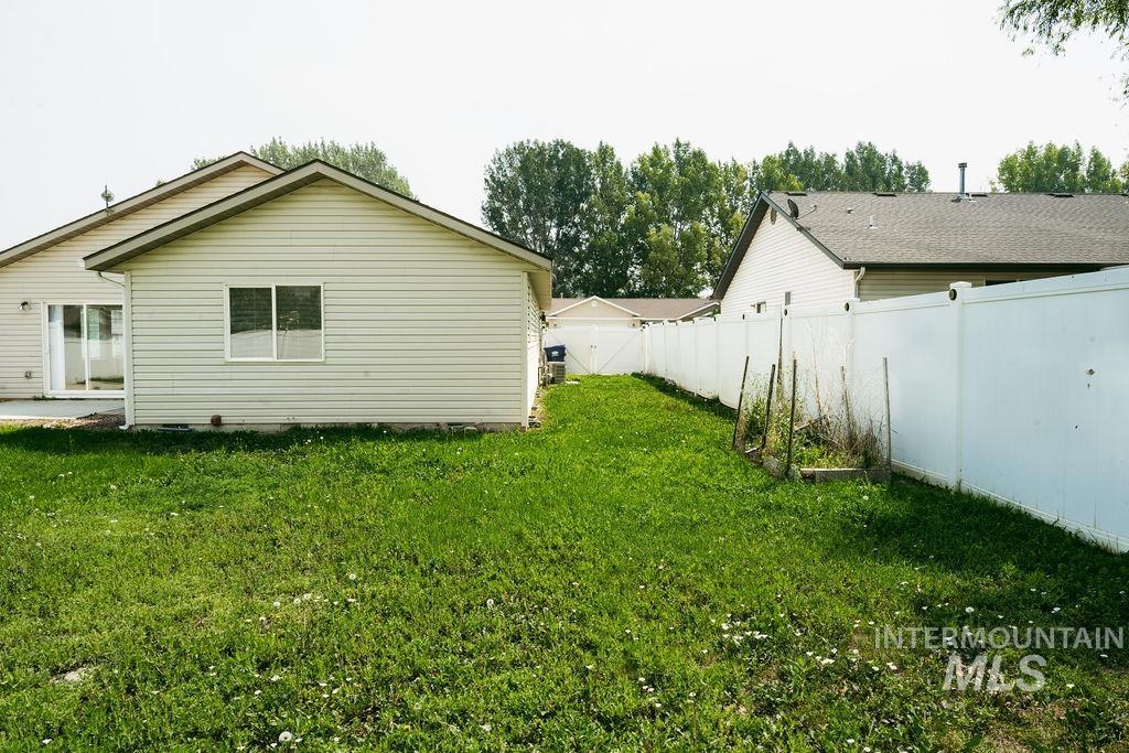 562 Picabo Dr, Twin Falls, Idaho 83301, 3 Bedrooms, 2 Bathrooms, Residential For Sale, Price $369,900, 98995556