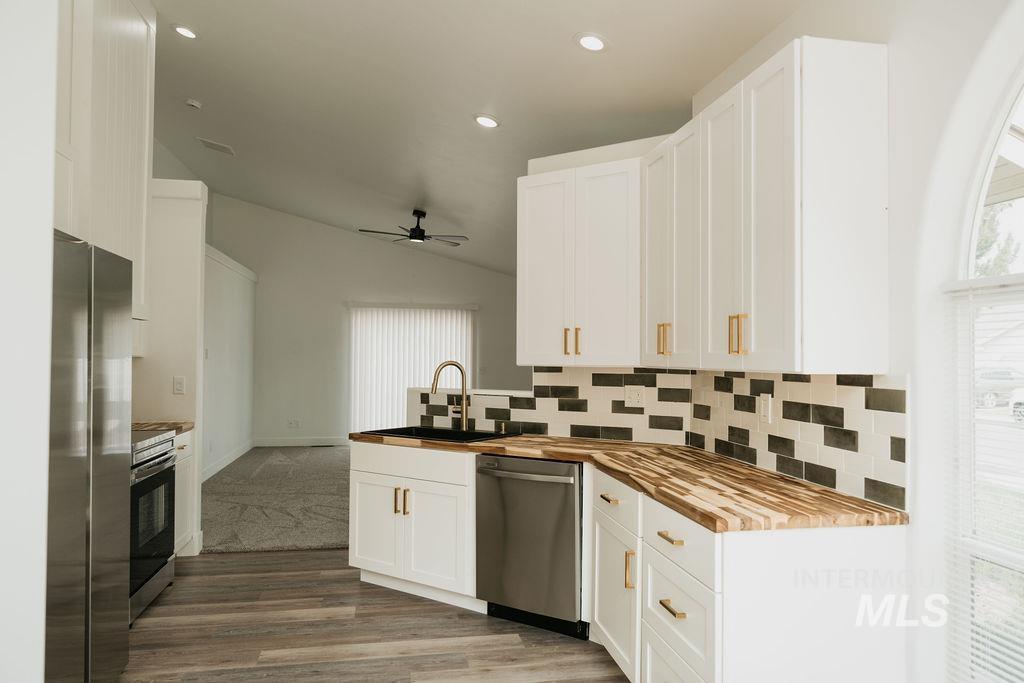 562 Picabo Dr, Twin Falls, Idaho 83301, 3 Bedrooms, 2 Bathrooms, Residential For Sale, Price $369,900, 98995556