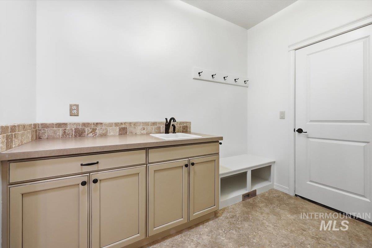 3002 W Astonte Ct., Meridian, Idaho 83646, 3 Bedrooms, 2 Bathrooms, Residential For Sale, Price $520,000, 98995558
