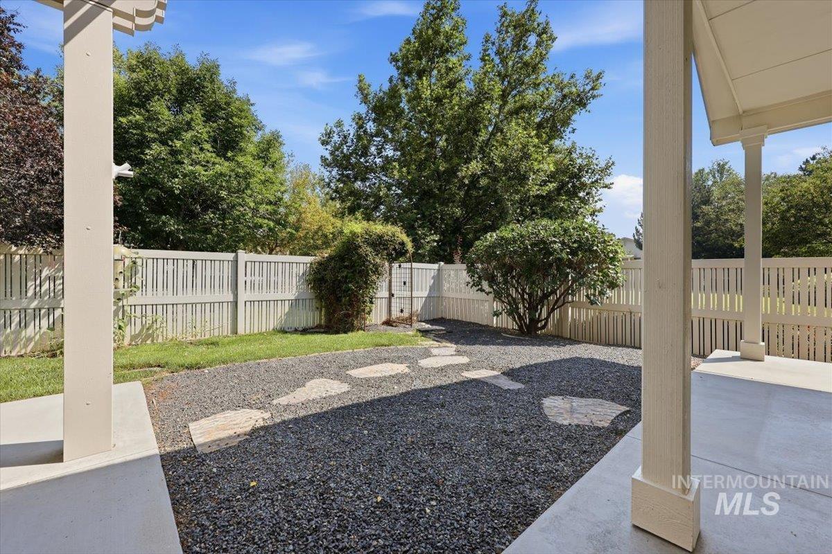 3002 W Astonte Ct., Meridian, Idaho 83646, 3 Bedrooms, 2 Bathrooms, Residential For Sale, Price $520,000, 98995558