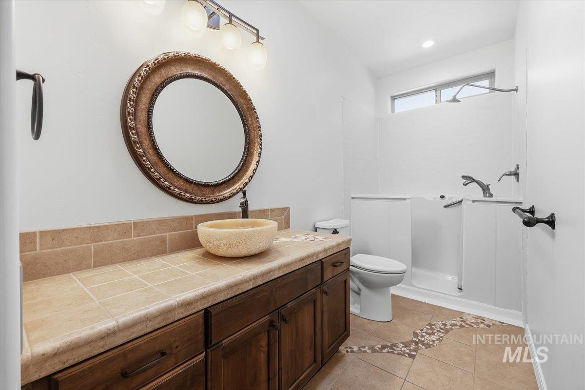 3002 W Astonte Ct., Meridian, Idaho 83646, 3 Bedrooms, 2 Bathrooms, Residential For Sale, Price $520,000, 98995558