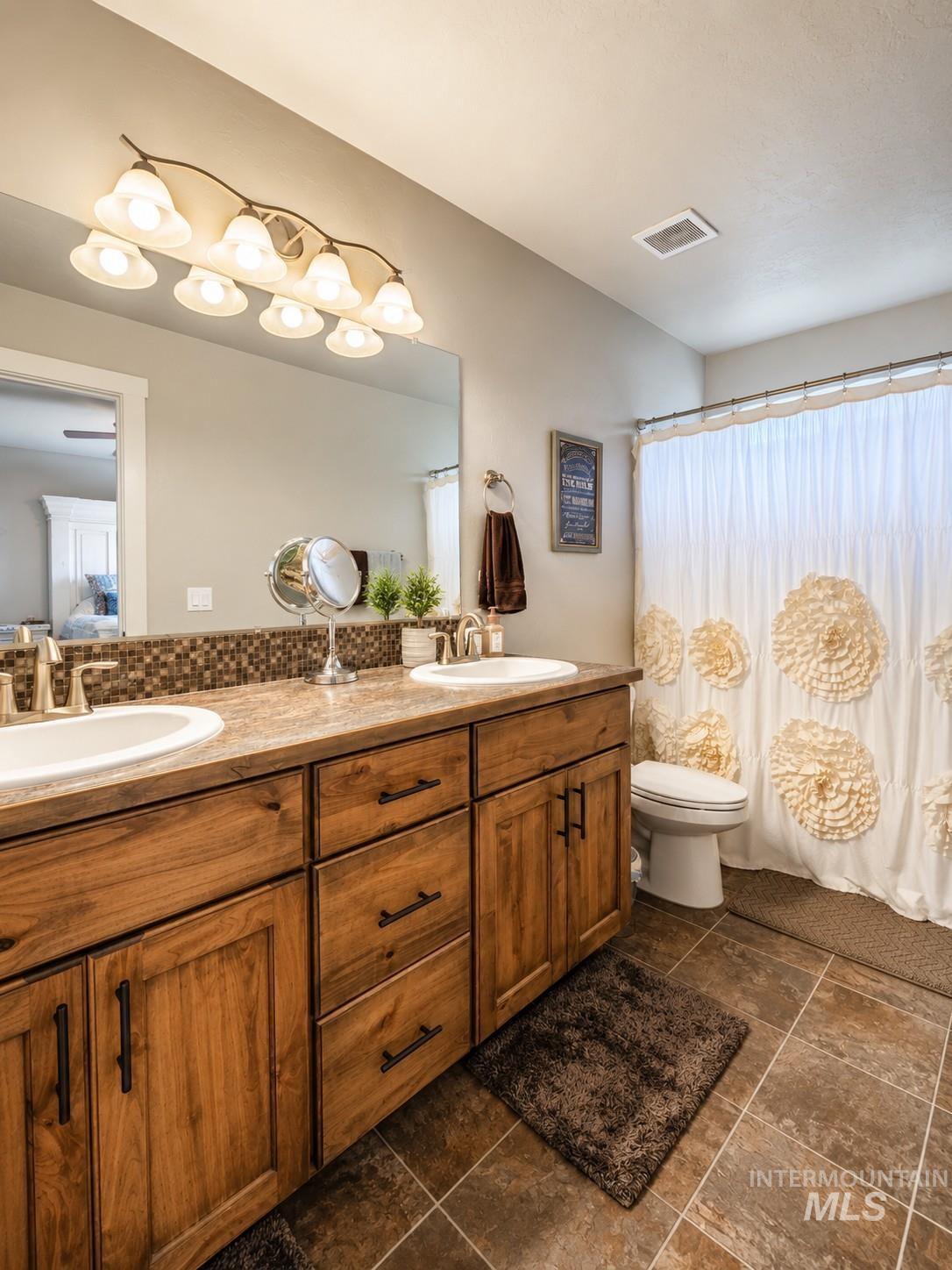 2110 E Ridgeview Avenue, Payette, Idaho 83661, 3 Bedrooms, 2 Bathrooms, Residential For Sale, Price $349,000, 98995559