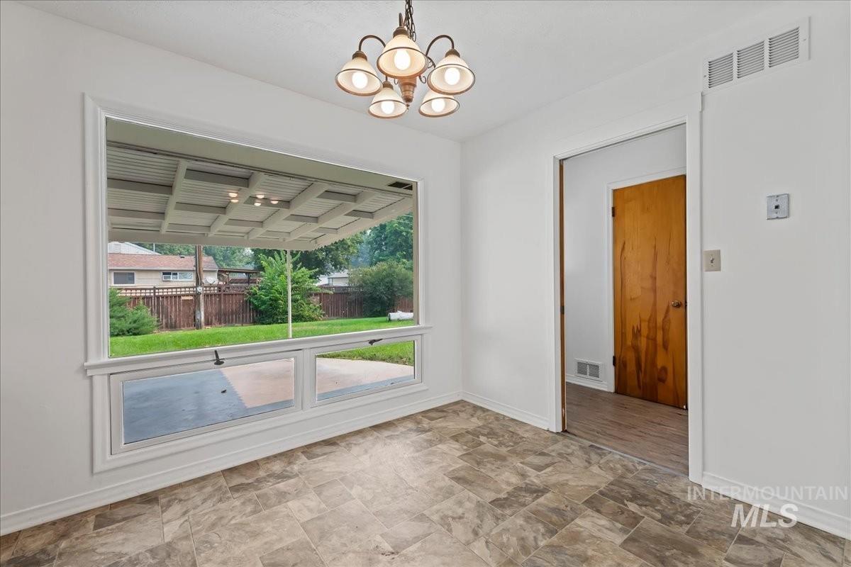 8020 W King St, Boise, Idaho 83704, 3 Bedrooms, 1.5 Bathrooms, Residential For Sale, Price $409,900,MLS 98995560