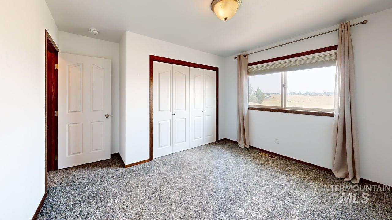2555 Remington Way, Clarkston, Washington 99403, 5 Bedrooms, 3 Bathrooms, Residential For Sale, Price $649,000, 98995563