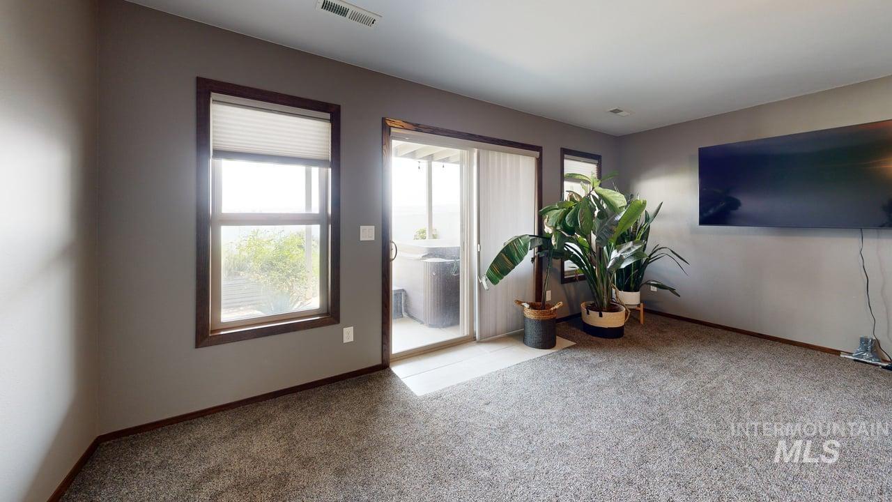 2555 Remington Way, Clarkston, Washington 99403, 5 Bedrooms, 3 Bathrooms, Residential For Sale, Price $649,000, 98995563