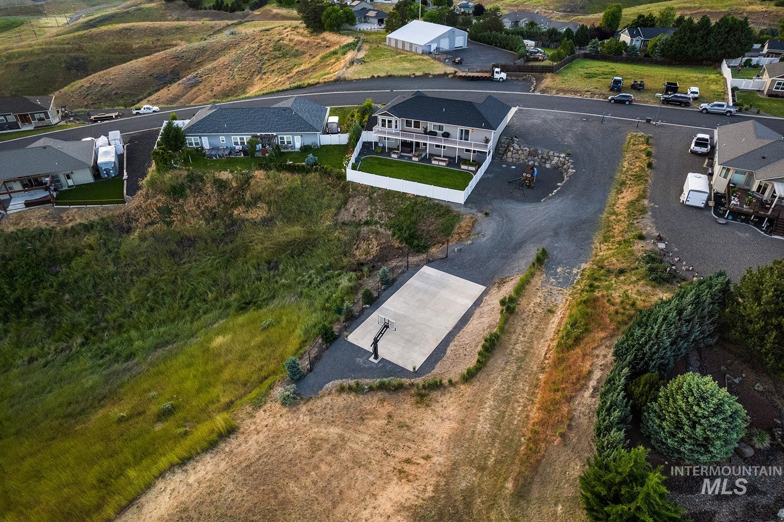 2555 Remington Way, Clarkston, Washington 99403, 5 Bedrooms, 3 Bathrooms, Residential For Sale, Price $649,000, 98995563