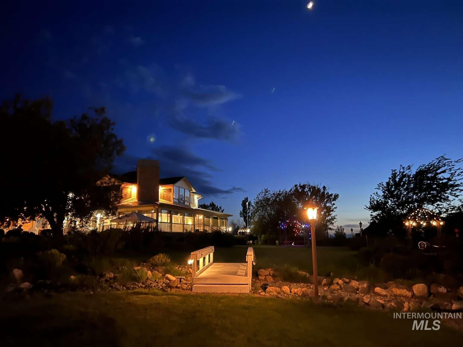 4060 N 1200 E, Buhl, Idaho 83316, 2 Bedrooms, 2.5 Bathrooms, Residential For Sale, Price $1,395,000,MLS 98995564
