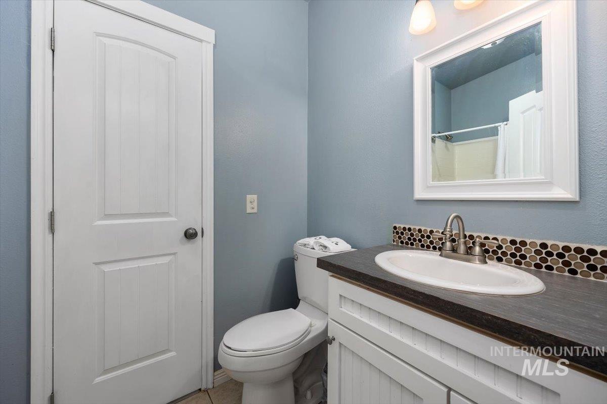 355 6th Avenue West, Wendell, Idaho 83355, 3 Bedrooms, 2 Bathrooms, Residential For Sale, Price $315,000, 98995570