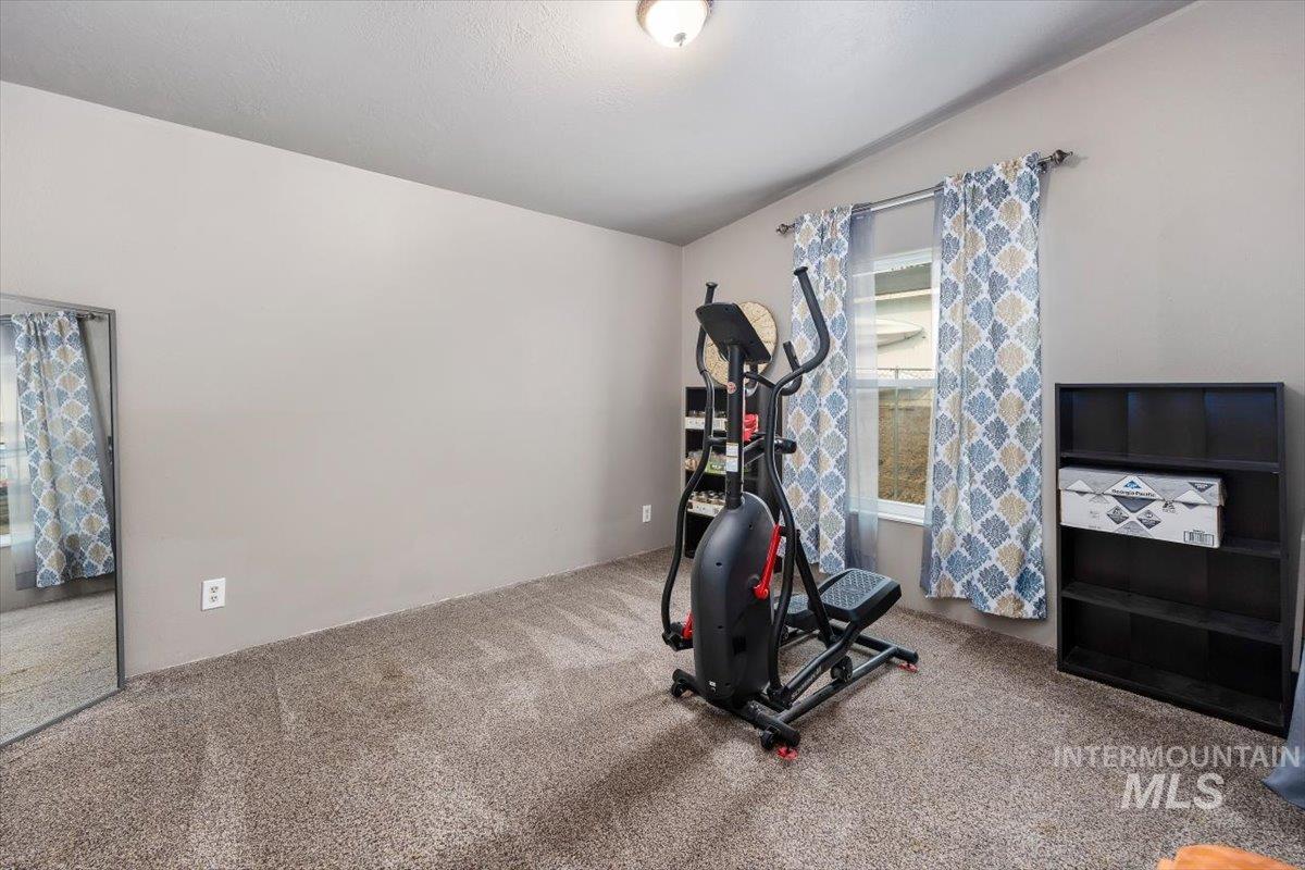 355 6th Avenue West, Wendell, Idaho 83355, 3 Bedrooms, 2 Bathrooms, Residential For Sale, Price $315,000, 98995570