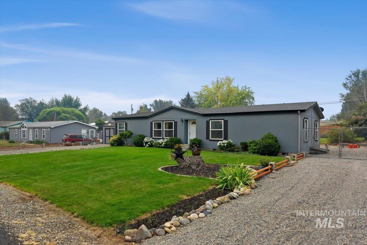 355 6th Avenue West, Wendell, Idaho 83355, 3 Bedrooms, 2 Bathrooms, Residential For Sale, Price $315,000, 98995570
