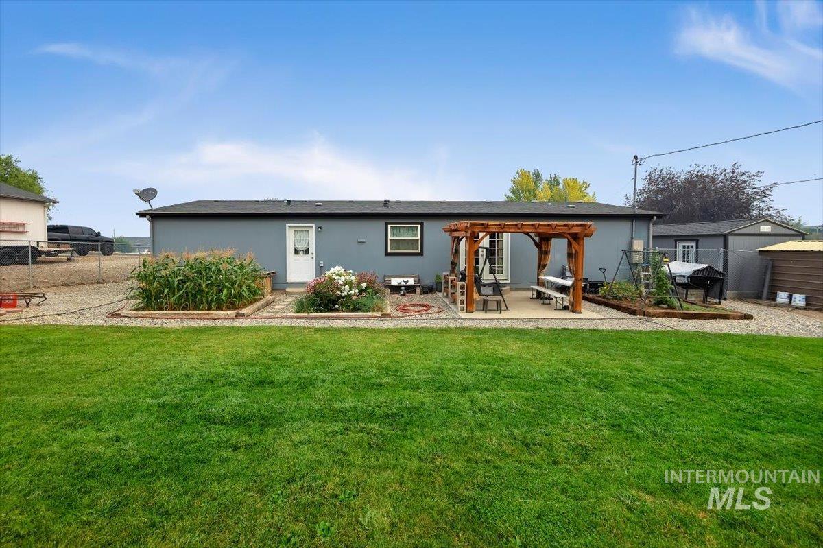 355 6th Avenue West, Wendell, Idaho 83355, 3 Bedrooms, 2 Bathrooms, Residential For Sale, Price $315,000, 98995570