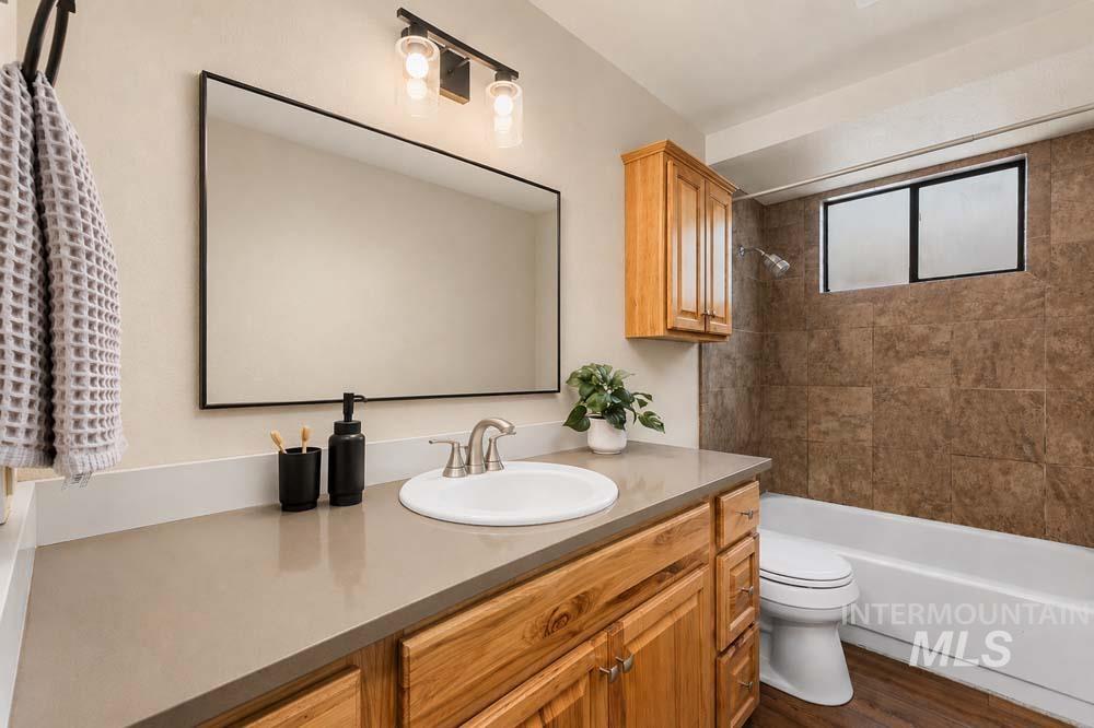 7061 W Gillis Dr, Boise, Idaho 83714, 2 Bedrooms, 1 Bathroom, Residential For Sale, Price $384,500, 98995572