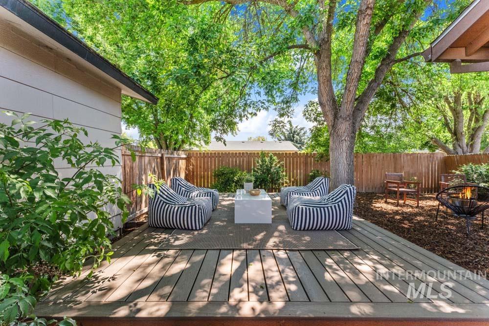 7061 W Gillis Dr, Boise, Idaho 83714, 2 Bedrooms, 1 Bathroom, Residential For Sale, Price $384,500, 98995572