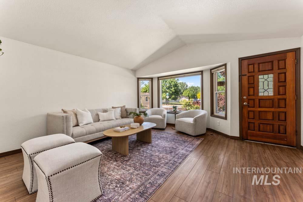 7061 W Gillis Dr, Boise, Idaho 83714, 2 Bedrooms, 1 Bathroom, Residential For Sale, Price $384,500, 98995572