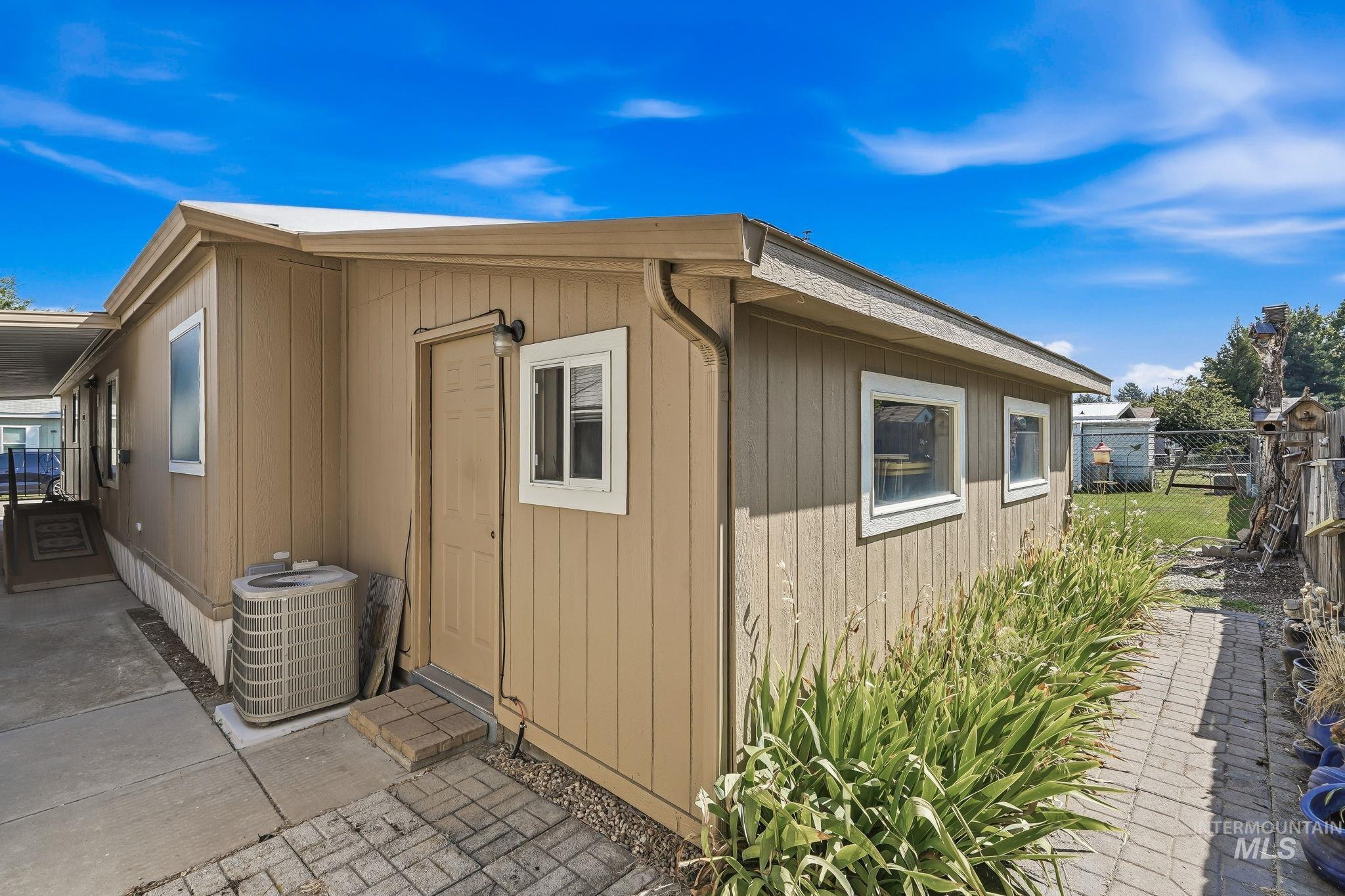 8089 Appomattox, Boise, Idaho 83714, 2 Bedrooms, 2 Bathrooms, Residential For Sale, Price $157,500, 98995574