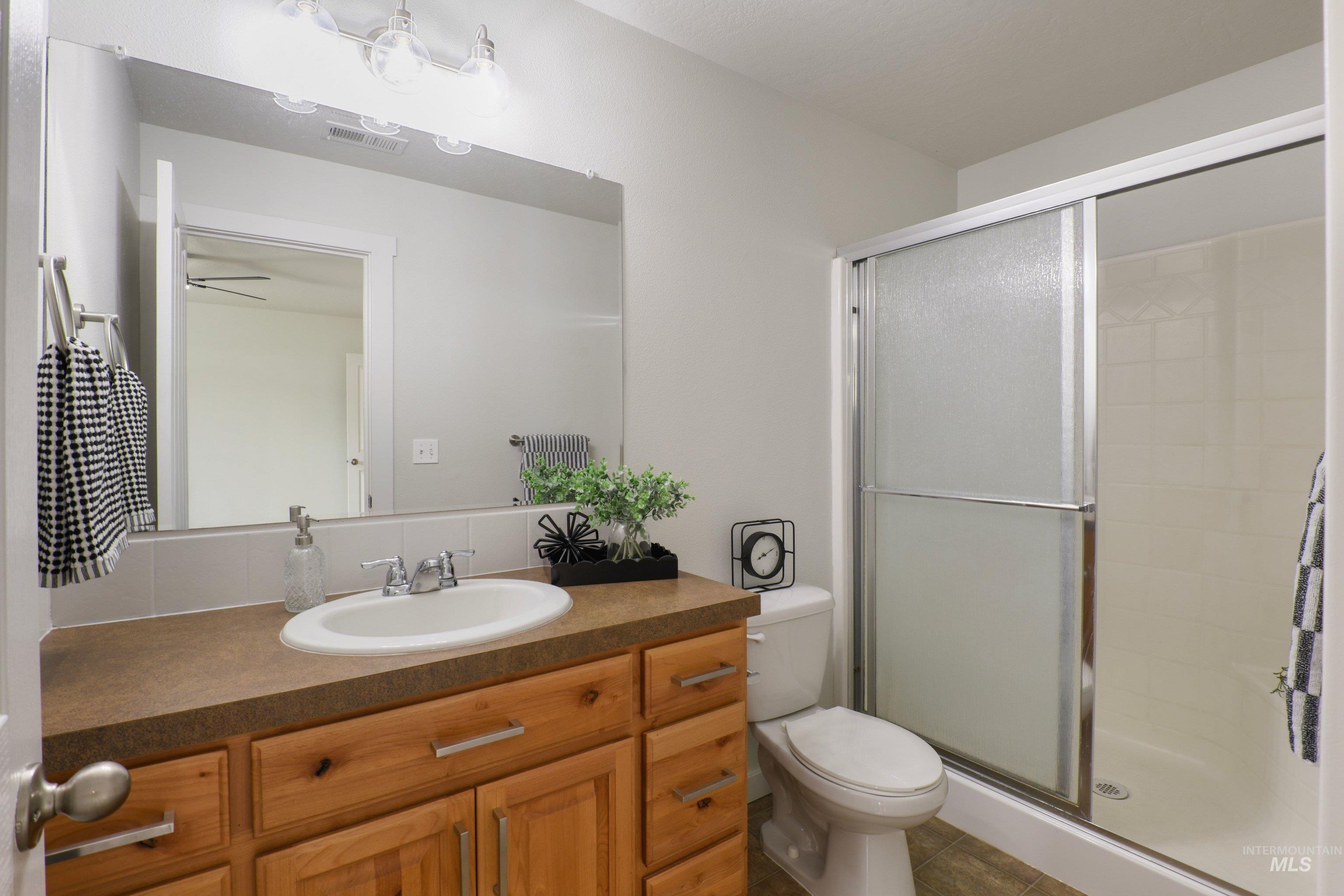 1131 S Barberry Pl, Nampa, Idaho 83686, 3 Bedrooms, 2.5 Bathrooms, Residential For Sale, Price $309,900, 98995575