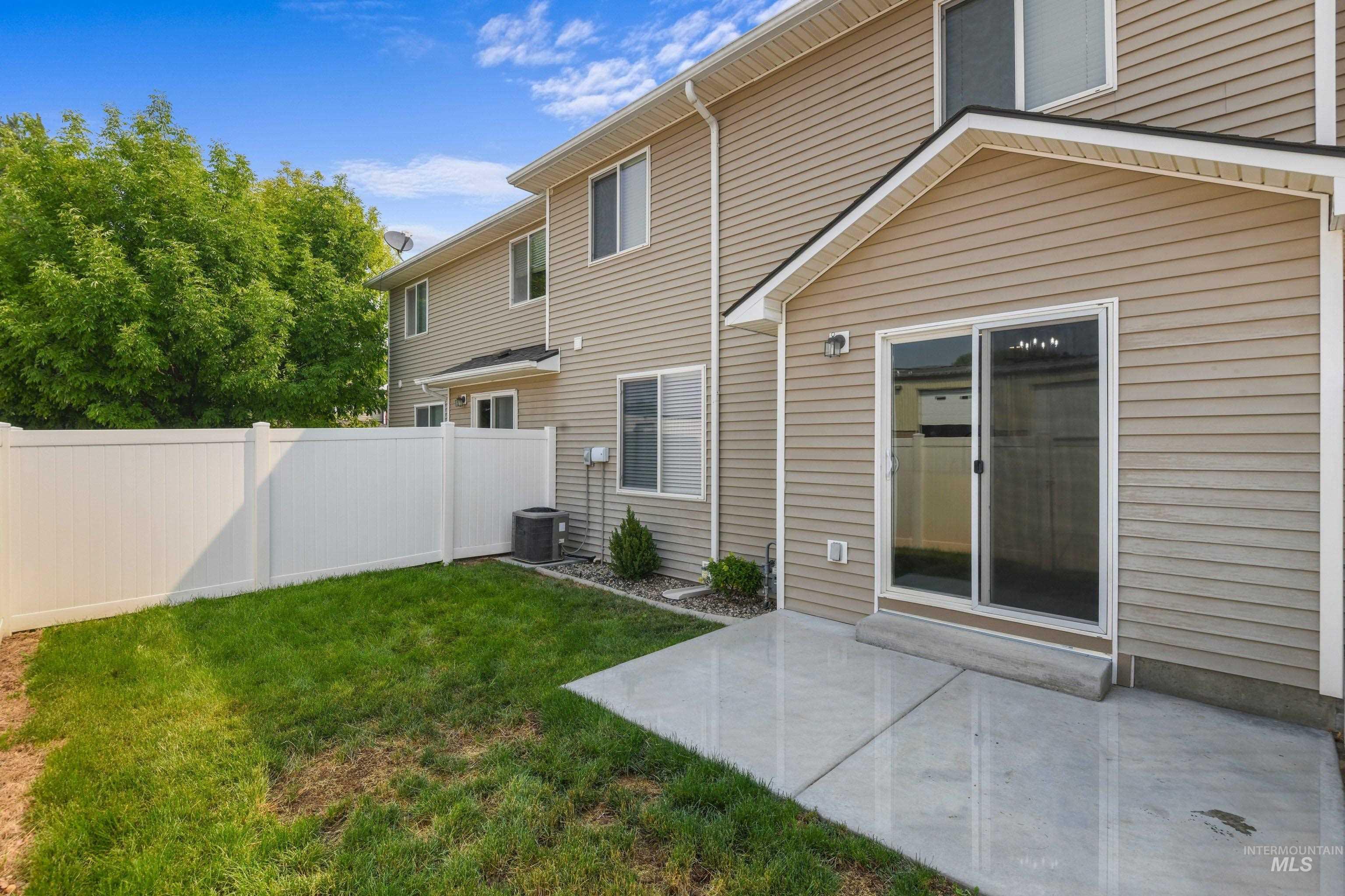 1131 S Barberry Pl, Nampa, Idaho 83686, 3 Bedrooms, 2.5 Bathrooms, Residential For Sale, Price $309,900, 98995575