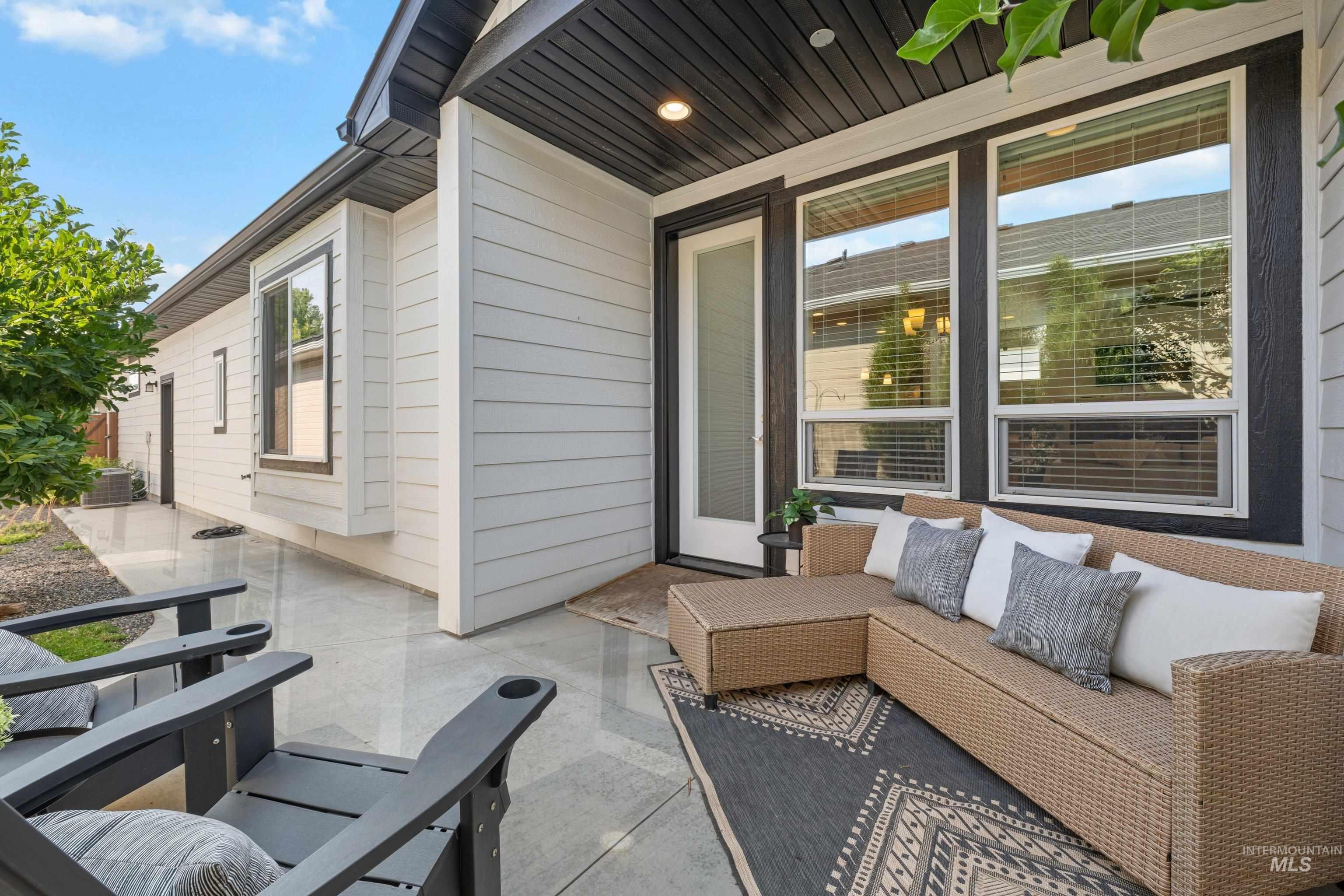 1255 E Prairiefire St, Meridian, Idaho 83646, 3 Bedrooms, 2 Bathrooms, Residential For Sale, Price $489,000,MLS 98995577