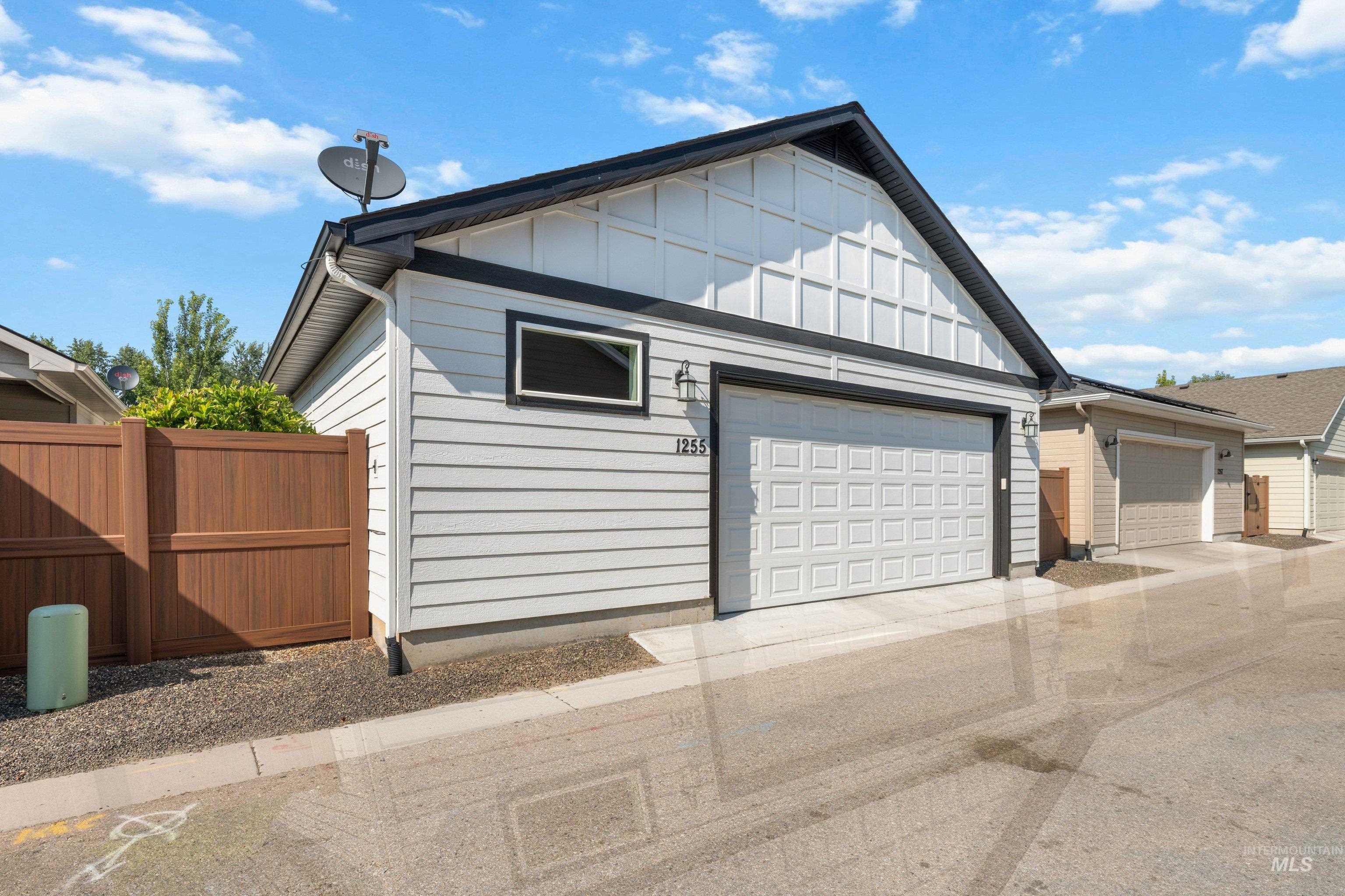 1255 E Prairiefire St, Meridian, Idaho 83646, 3 Bedrooms, 2 Bathrooms, Residential For Sale, Price $489,000,MLS 98995577