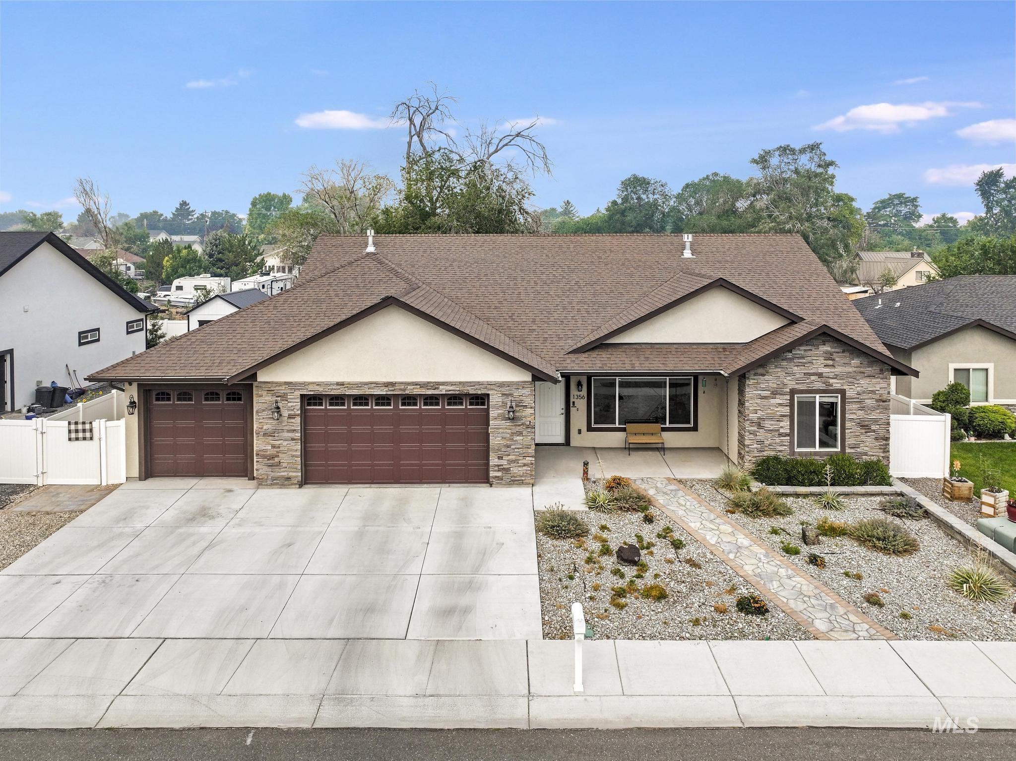 1356 Jump St, Twin Falls, Idaho 83301, 4 Bedrooms, 2 Bathrooms, Residential For Sale, Price $460,000, 98995578