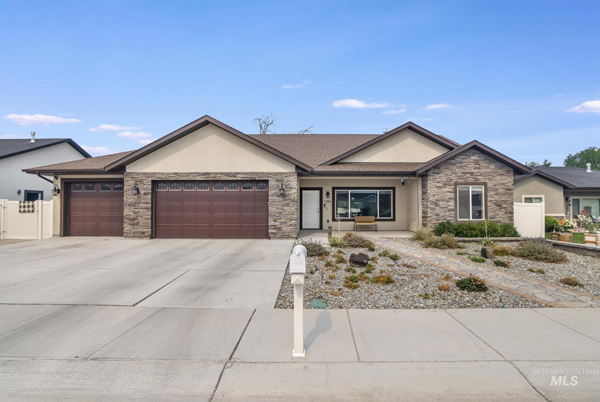 1356 Jump St, Twin Falls, Idaho 83301, 4 Bedrooms, 2 Bathrooms, Residential For Sale, Price $460,000, 98995578