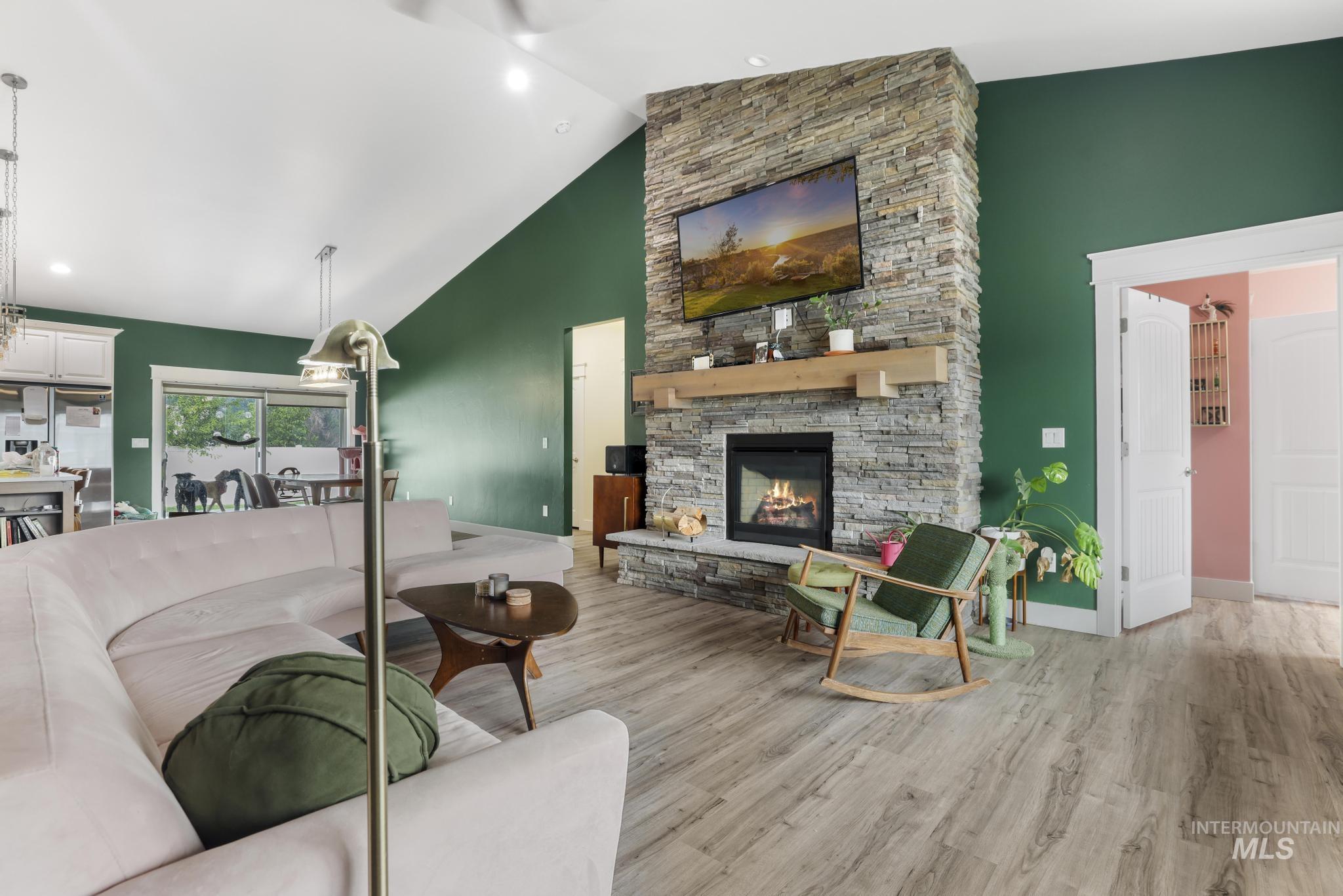 1356 Jump St, Twin Falls, Idaho 83301, 4 Bedrooms, 2 Bathrooms, Residential For Sale, Price $460,000, 98995578