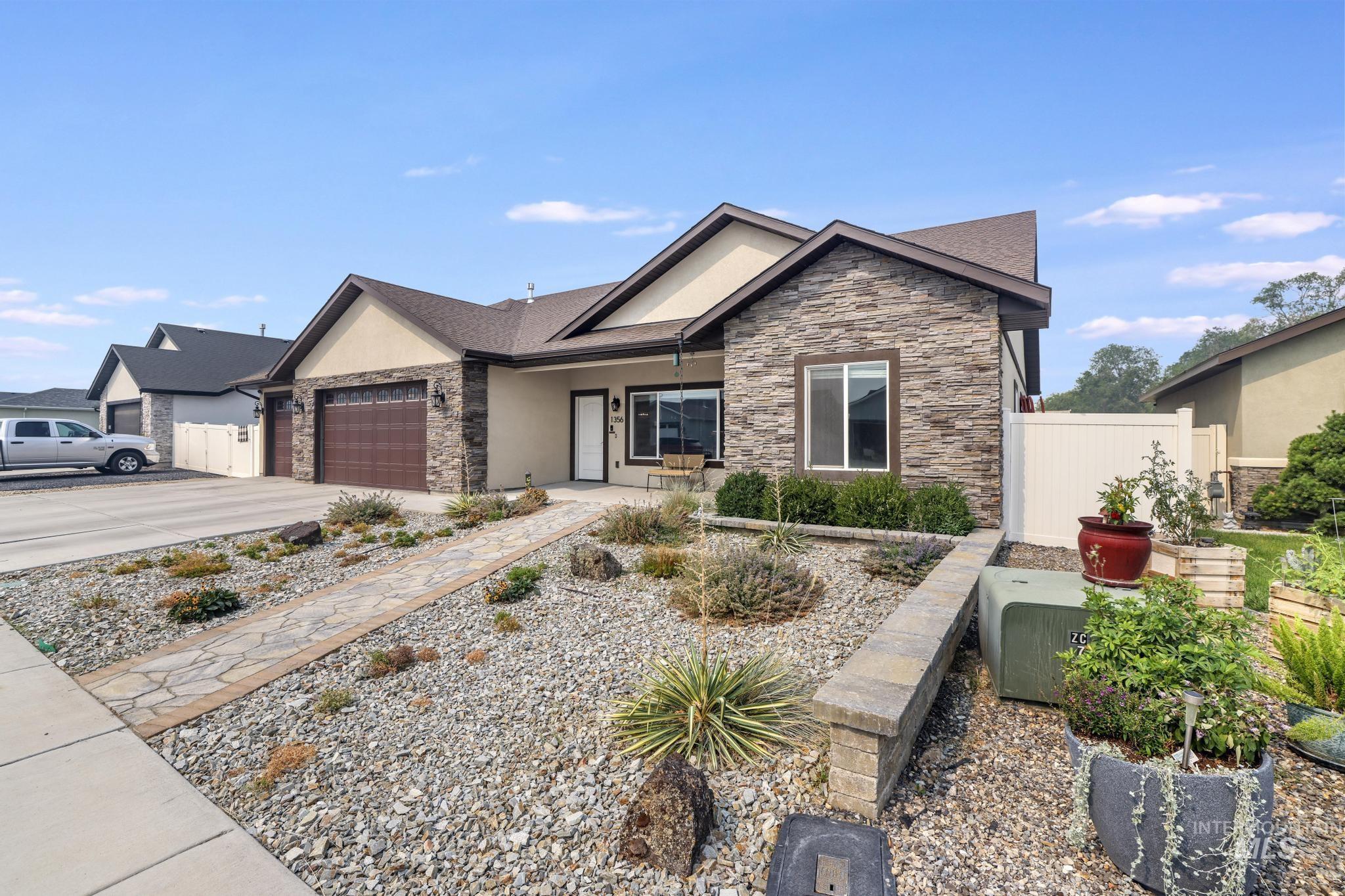 1356 Jump St, Twin Falls, Idaho 83301, 4 Bedrooms, 2 Bathrooms, Residential For Sale, Price $460,000, 98995578