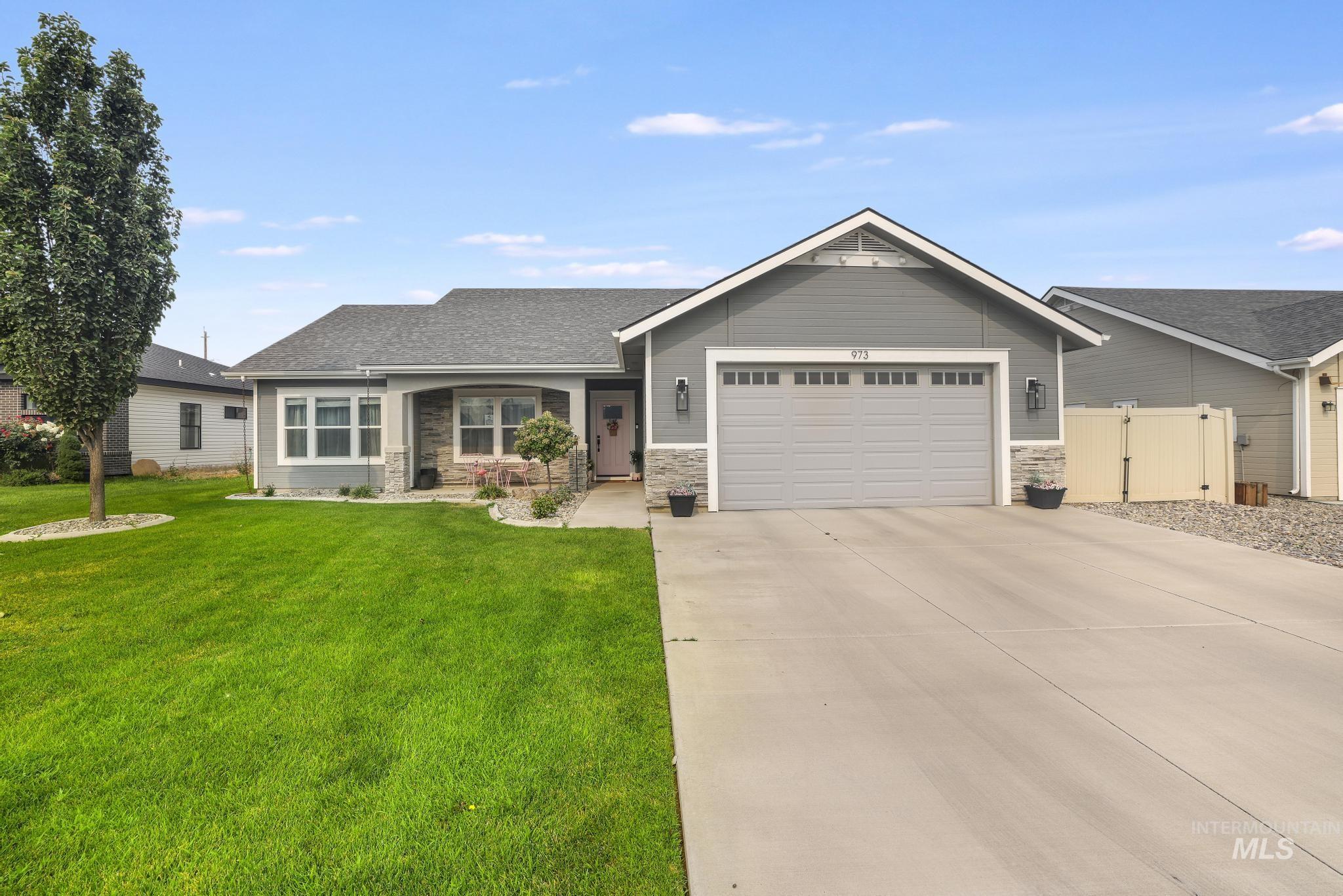 973 Birchton Loop, Twin Falls, Idaho 83301, 3 Bedrooms, 2.5 Bathrooms, Residential For Sale, Price $460,000, 98995579