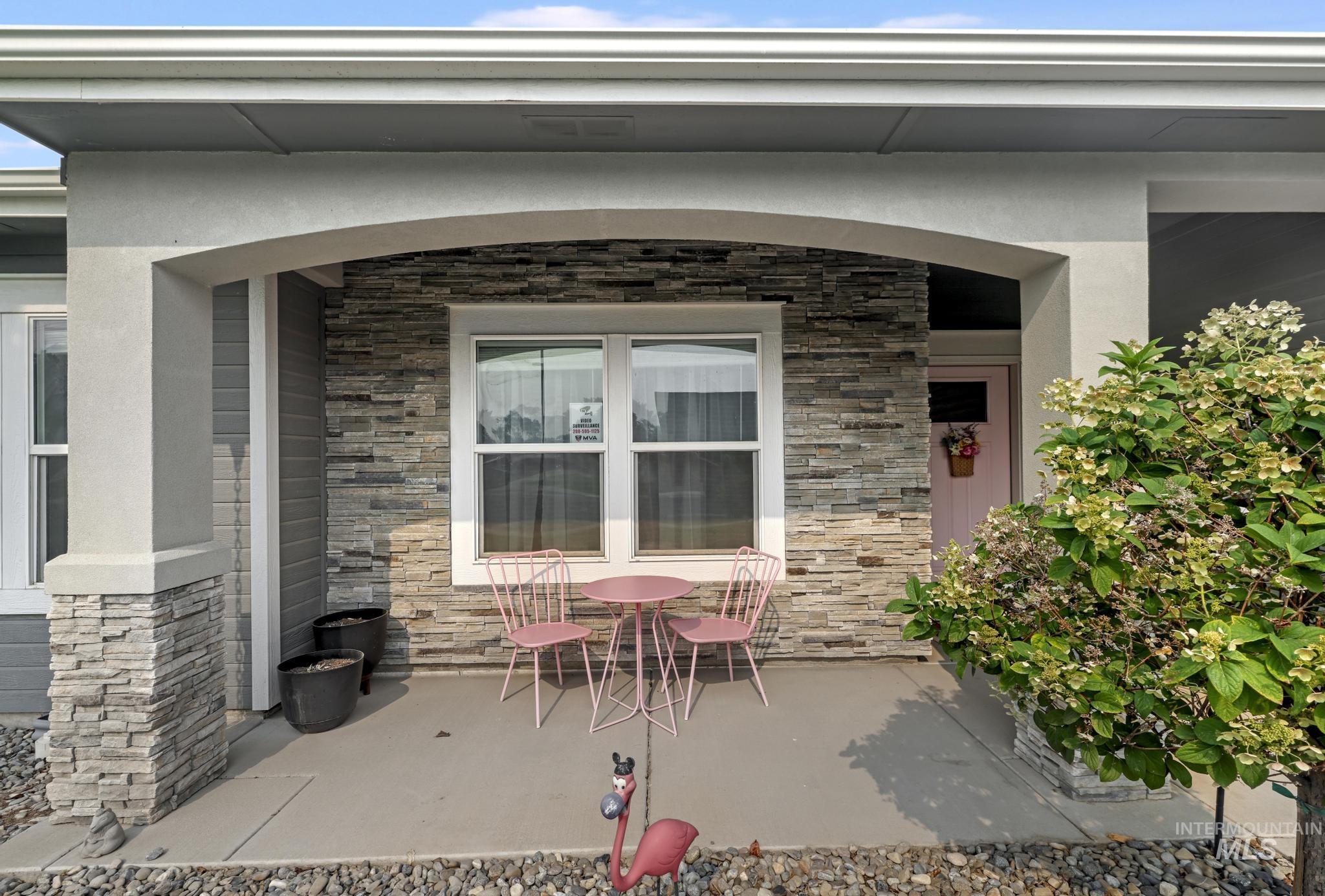 973 Birchton Loop, Twin Falls, Idaho 83301, 3 Bedrooms, 2.5 Bathrooms, Residential For Sale, Price $460,000, 98995579