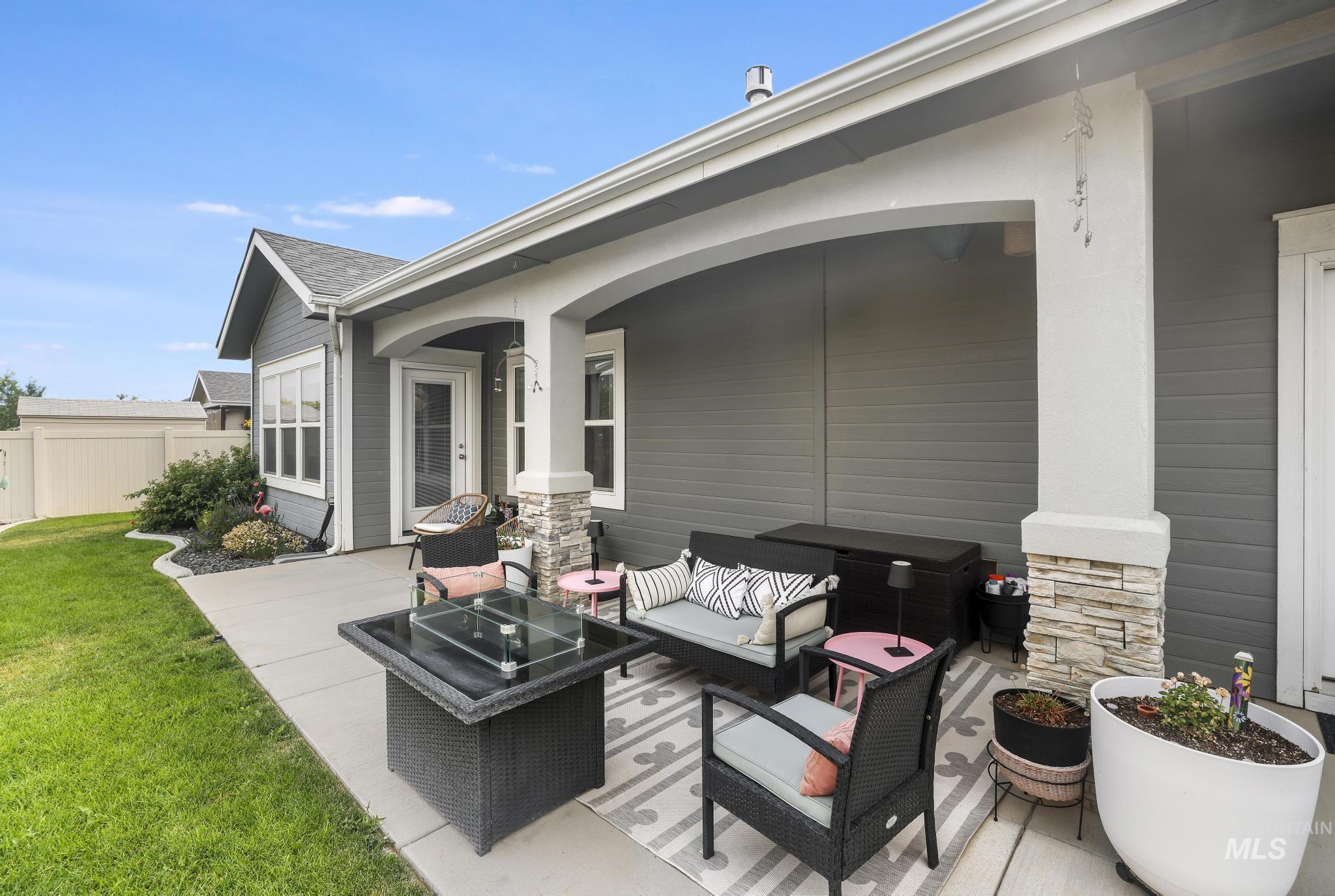 973 Birchton Loop, Twin Falls, Idaho 83301, 3 Bedrooms, 2.5 Bathrooms, Residential For Sale, Price $460,000, 98995579
