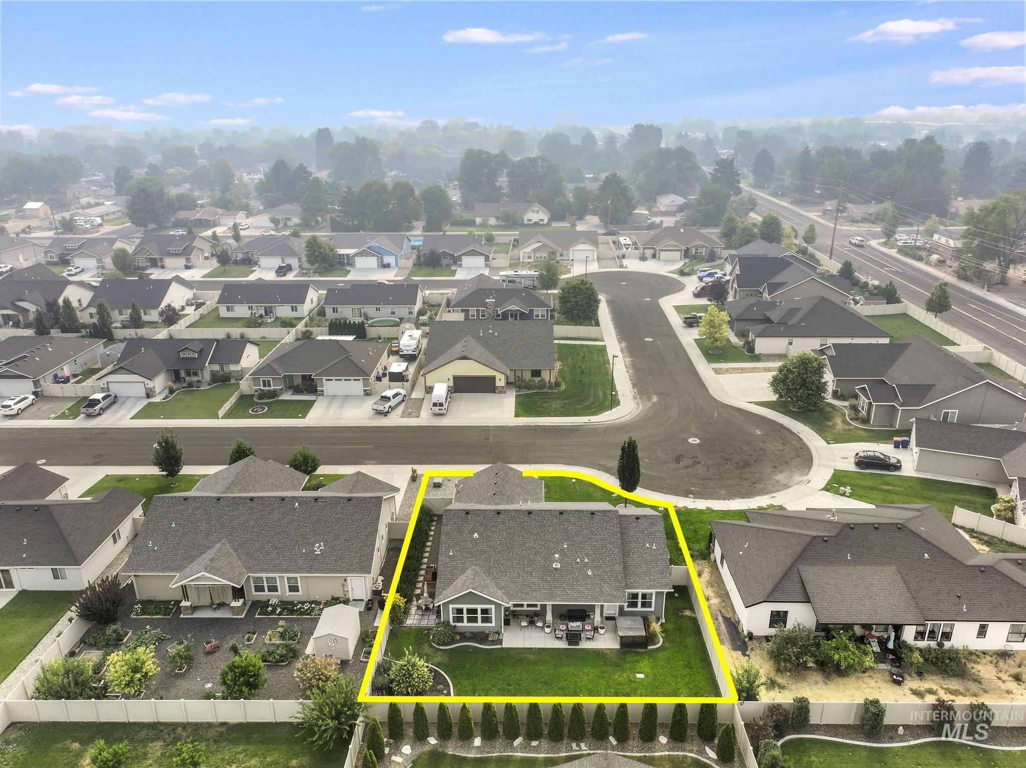 973 Birchton Loop, Twin Falls, Idaho 83301, 3 Bedrooms, 2.5 Bathrooms, Residential For Sale, Price $460,000, 98995579