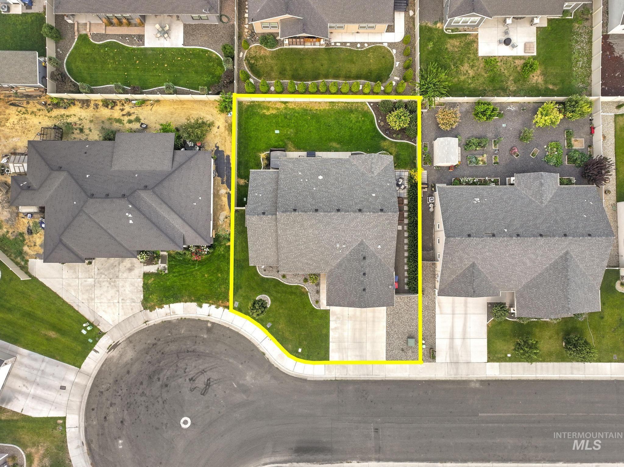 973 Birchton Loop, Twin Falls, Idaho 83301, 3 Bedrooms, 2.5 Bathrooms, Residential For Sale, Price $460,000, 98995579